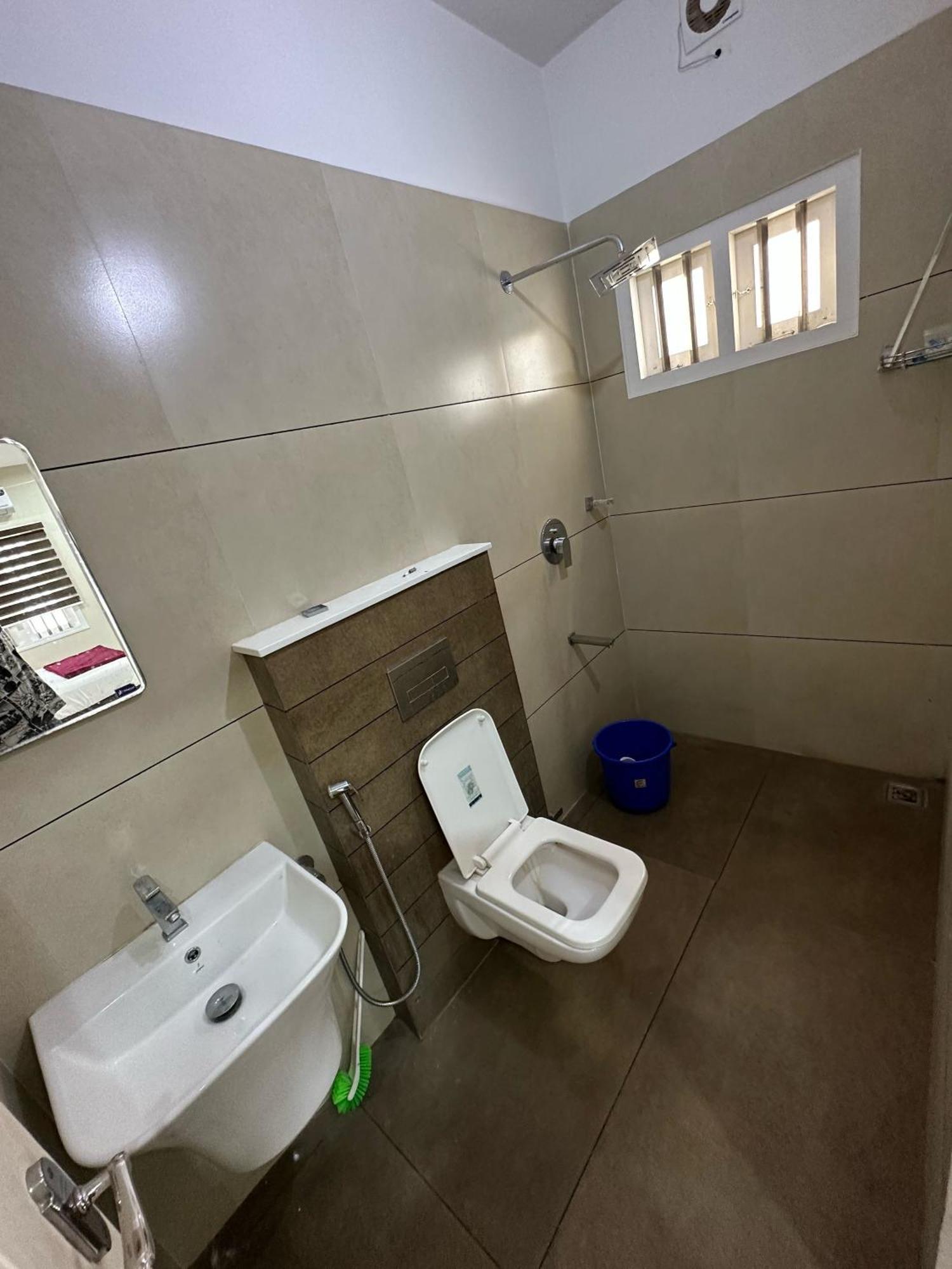 Oyo Flagship Pearl Retreat Hotel