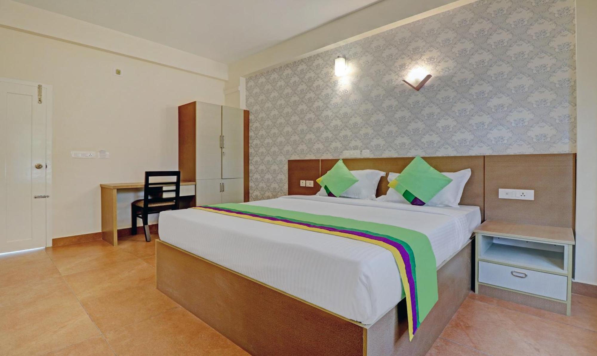 Treebo Golden Terminal, Airport 3*