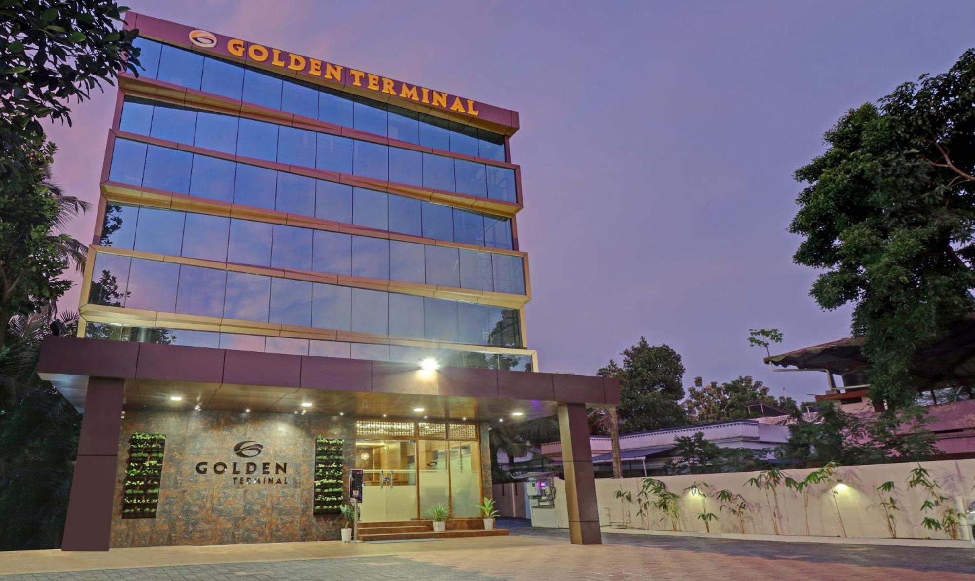 Treebo Golden Terminal, Airport Hotel 3*