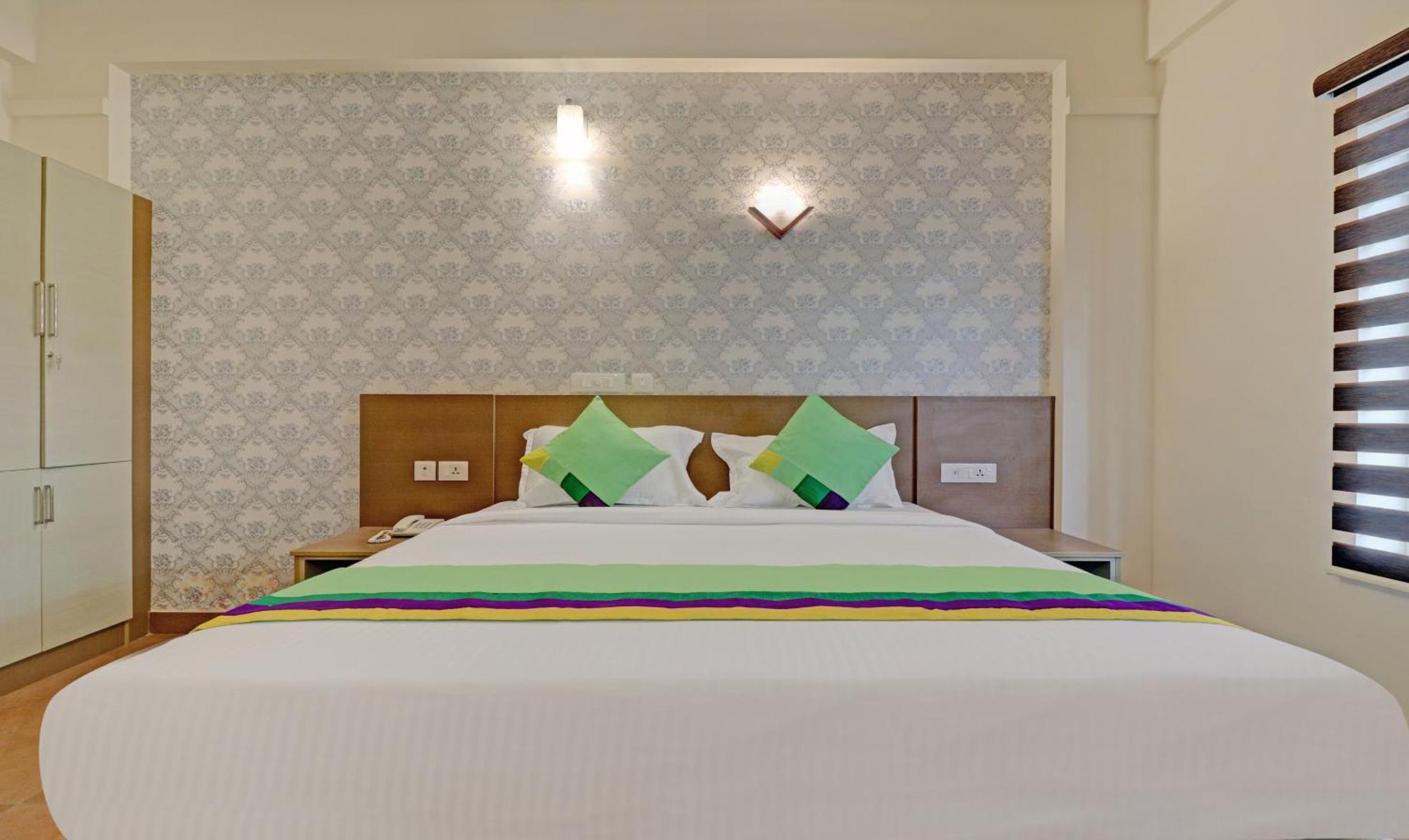 Hotel Treebo Golden Terminal, Airport Kochi
