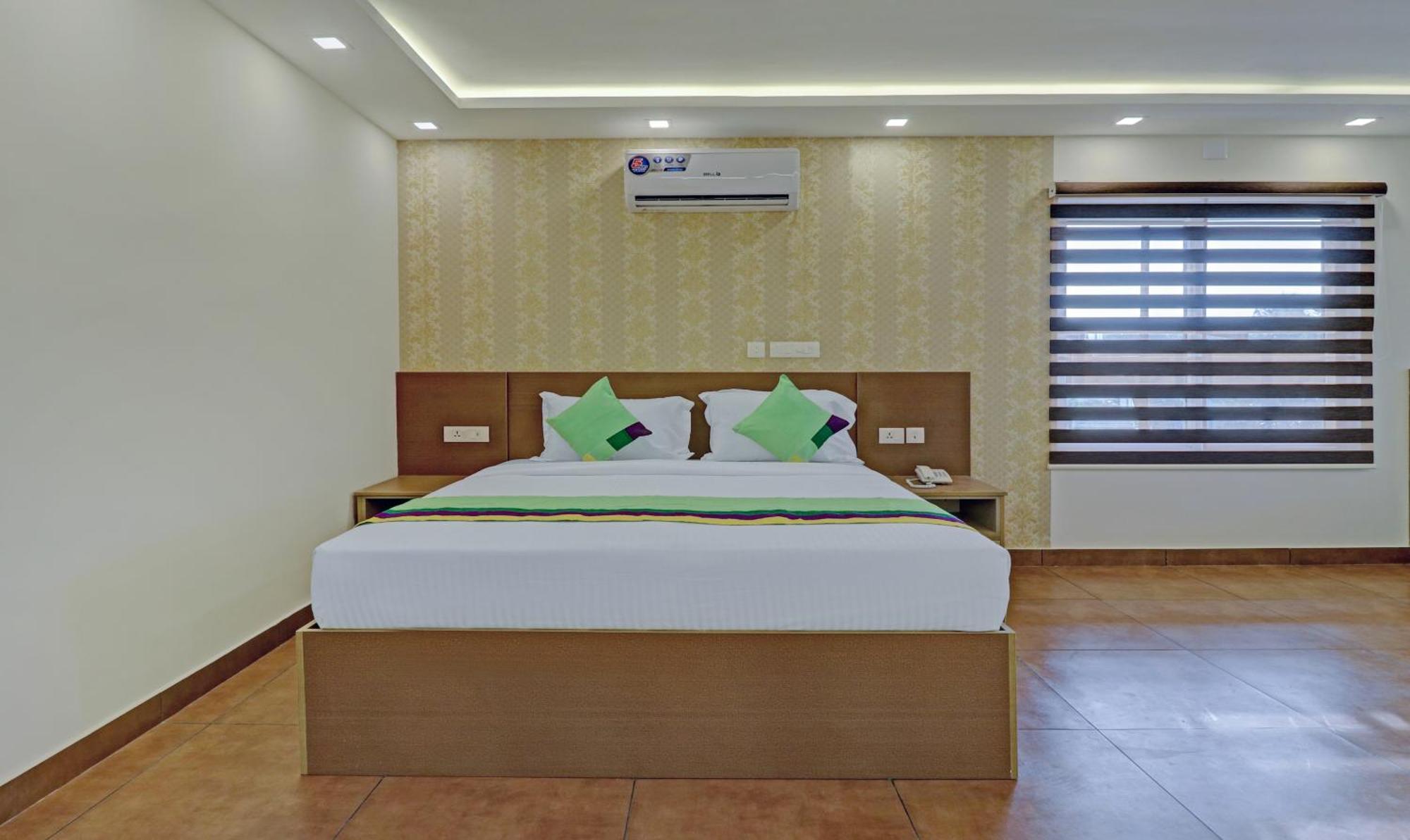 Treebo Golden Terminal, Airport Hotel 3*