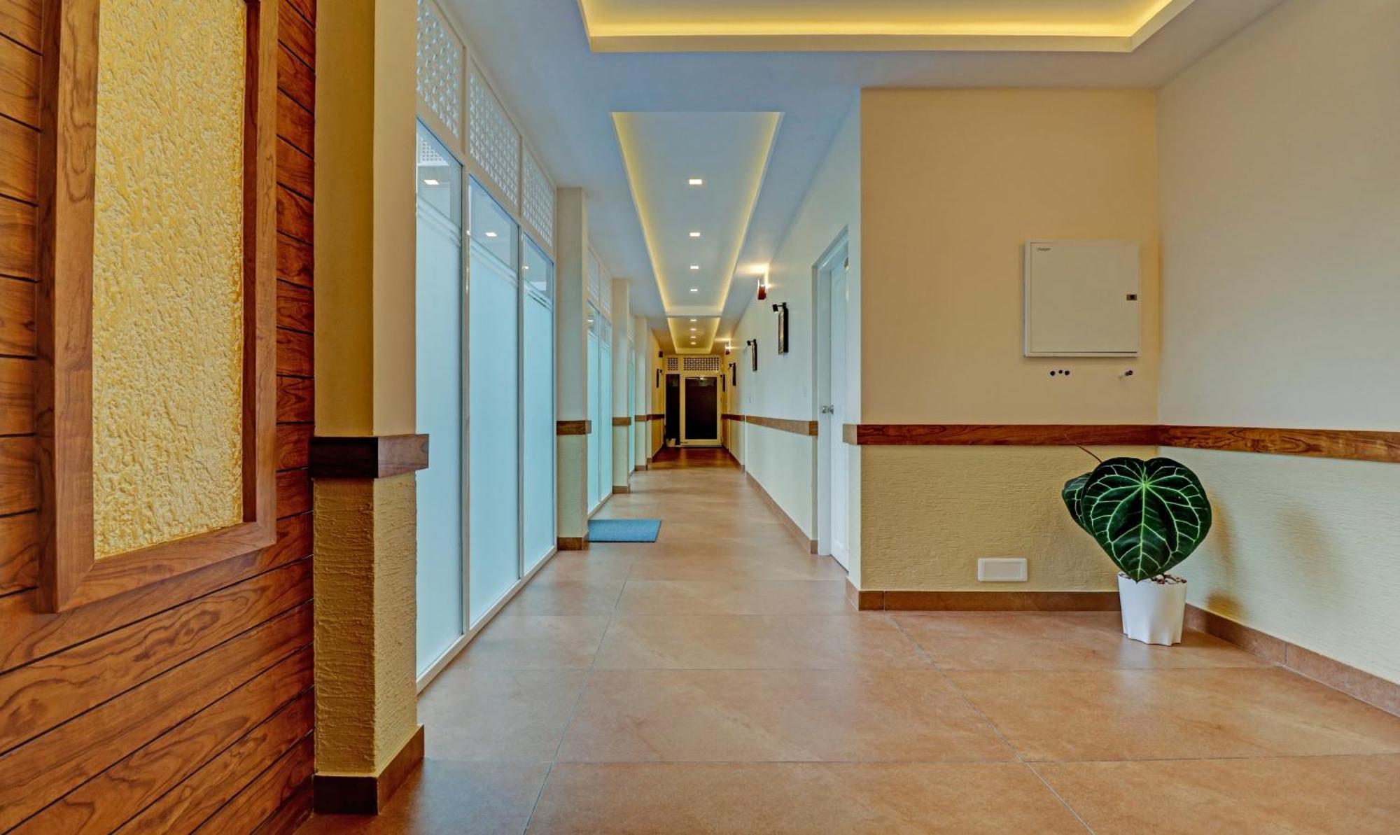 Hotel Treebo Golden Terminal, Airport 3*