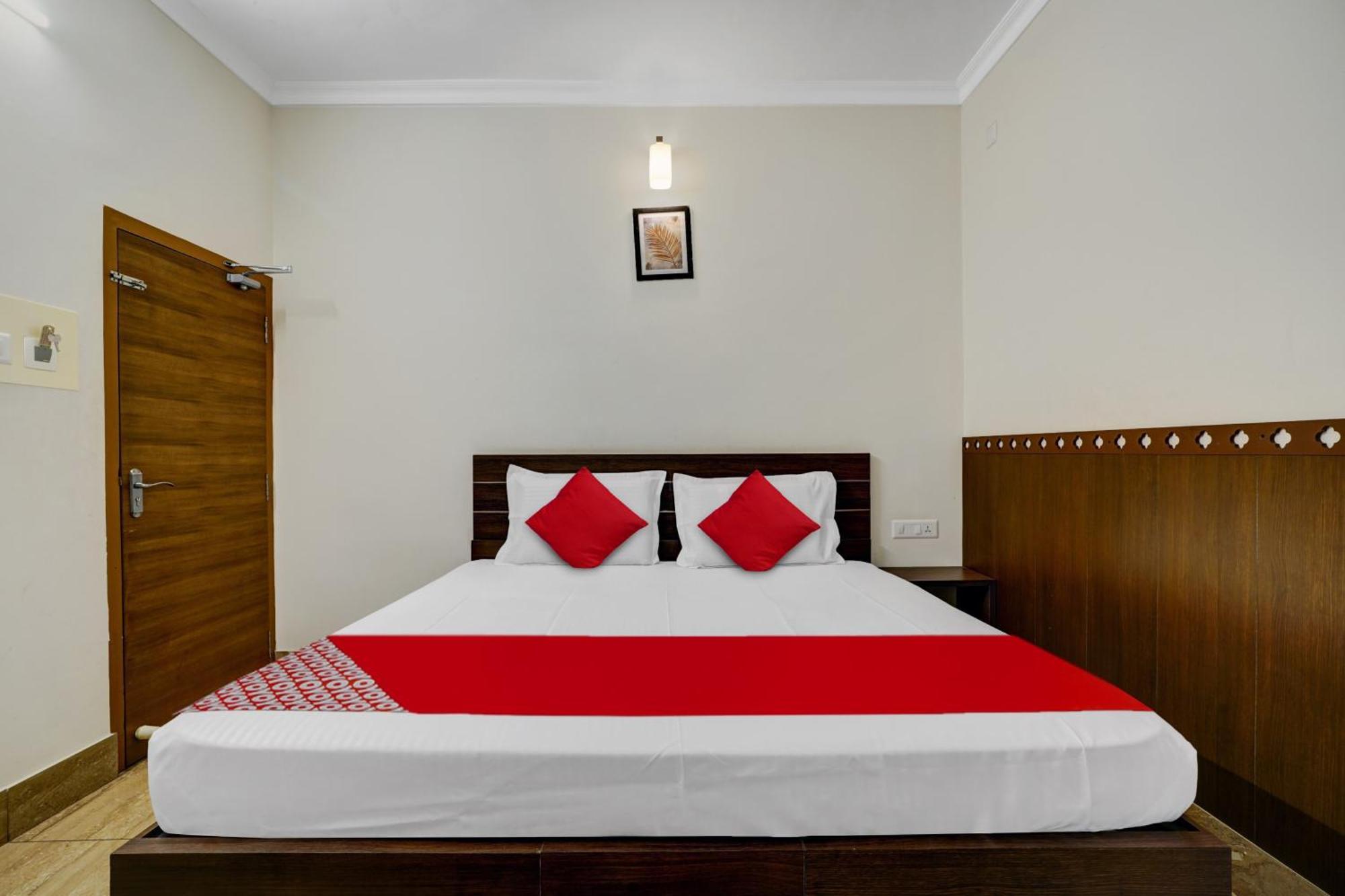 Hotel Oyo Flagship Darsana Central 2*