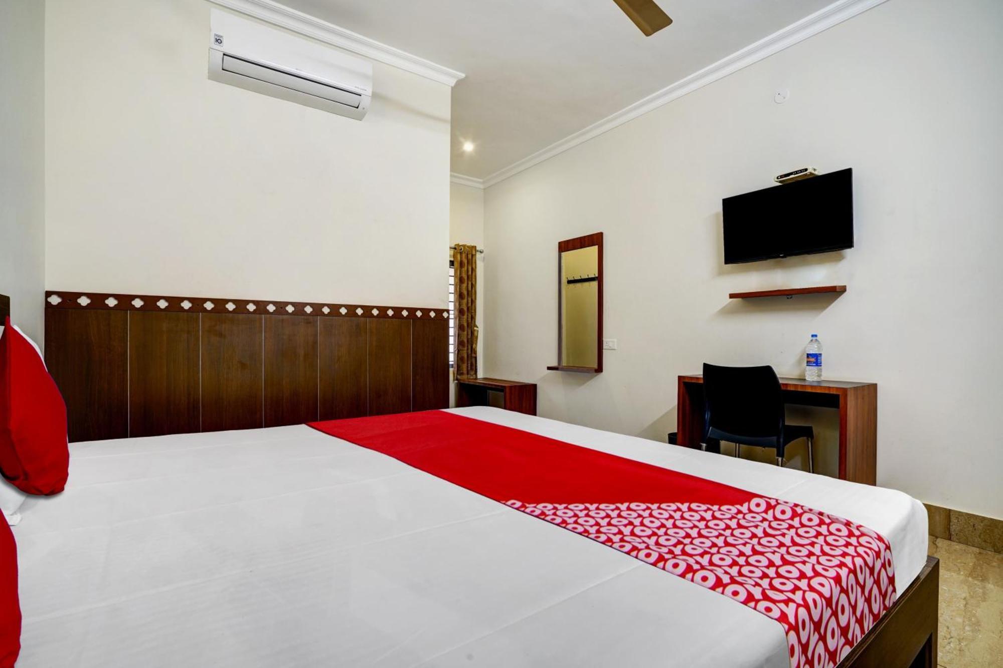 Oyo Flagship Darsana Central Hotel 2*