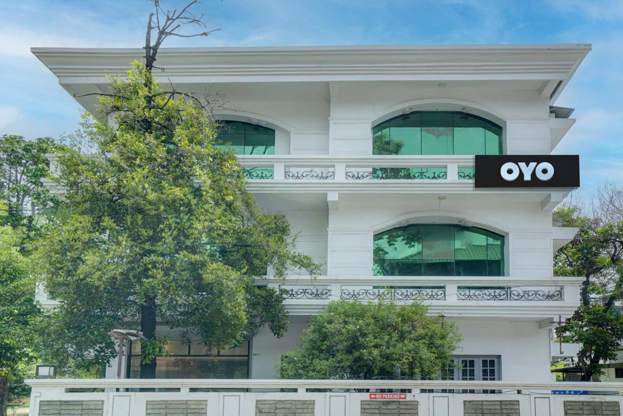 Hotel Oyo Flagship Blue Moon Residency Kochi