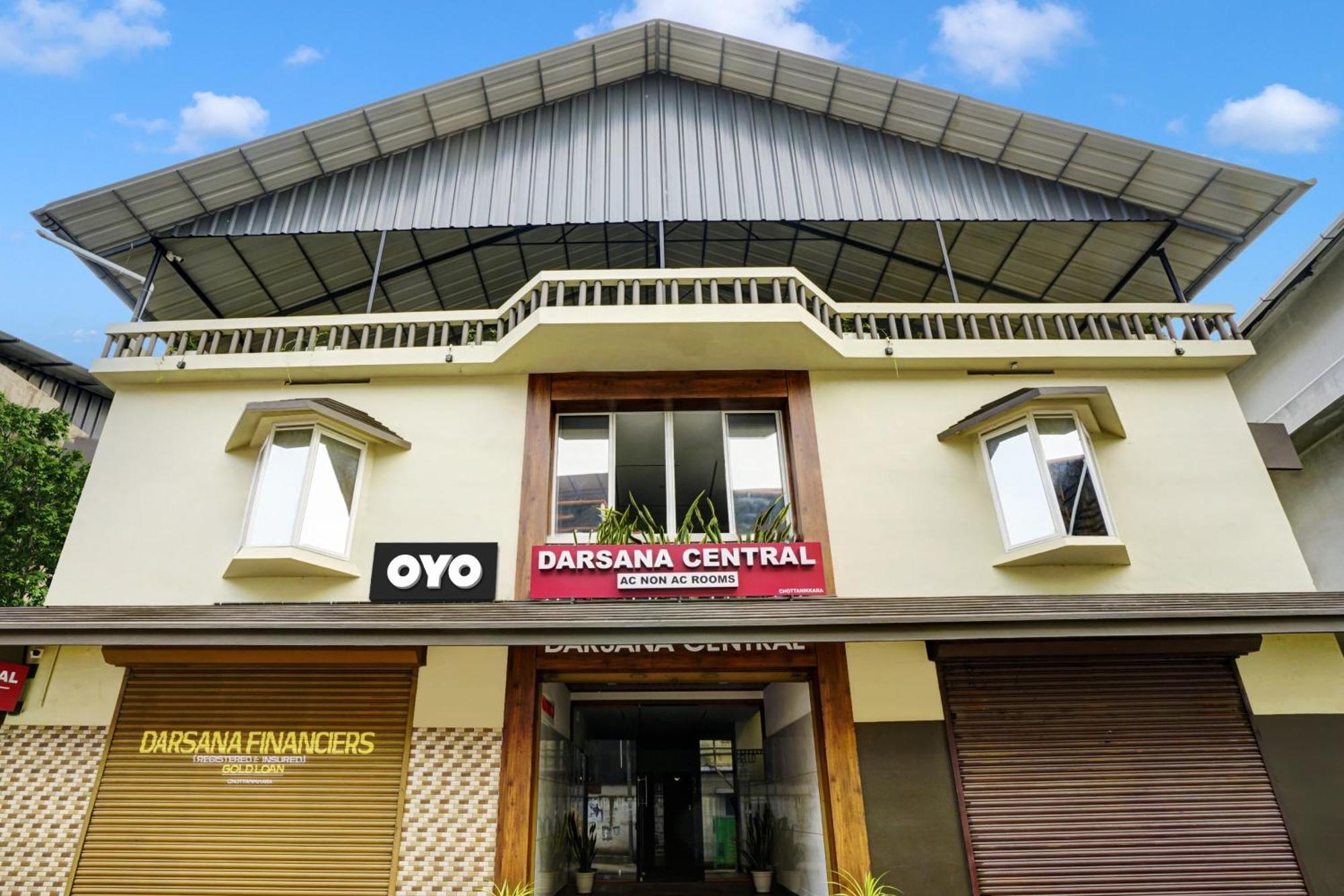 Oyo Flagship Darsana Central Hotel 2*
