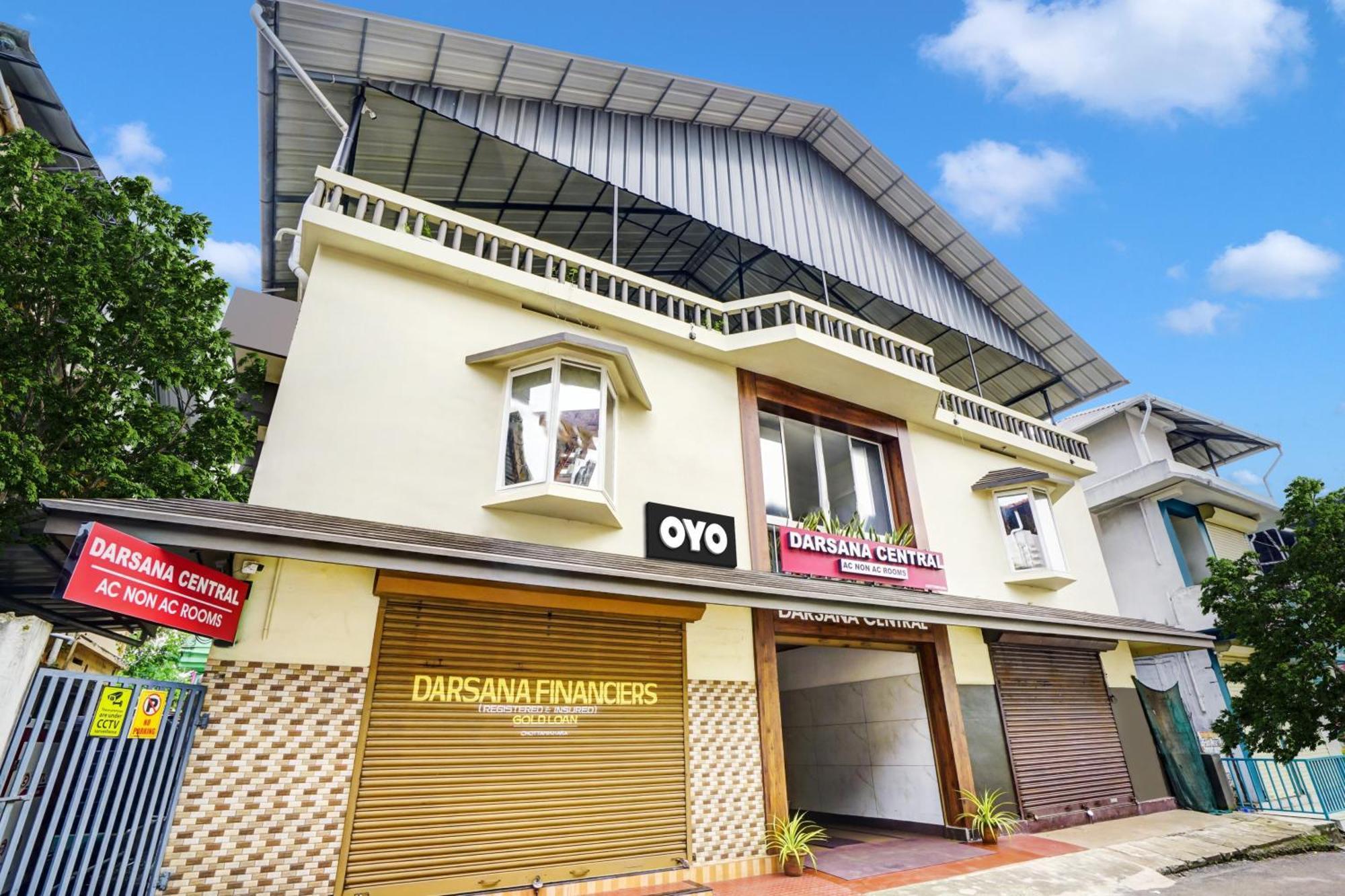 Oyo Flagship Darsana Central Hotel