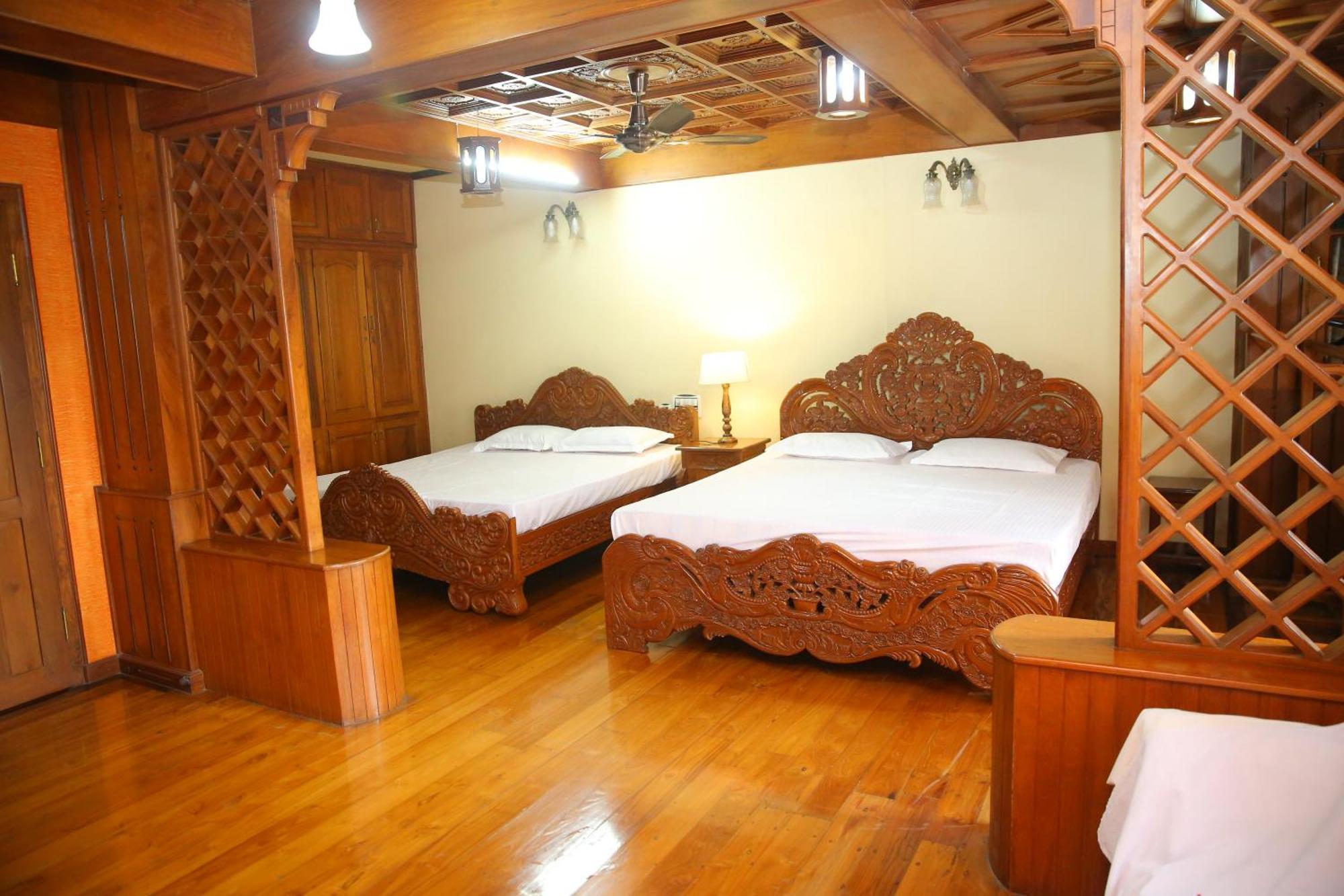 Court View Apartment *