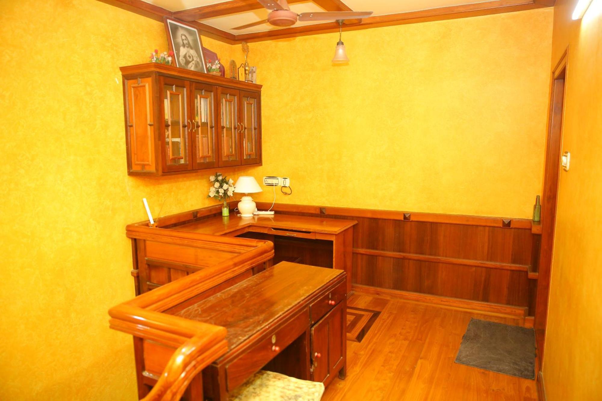 Court View Apartment Kochi