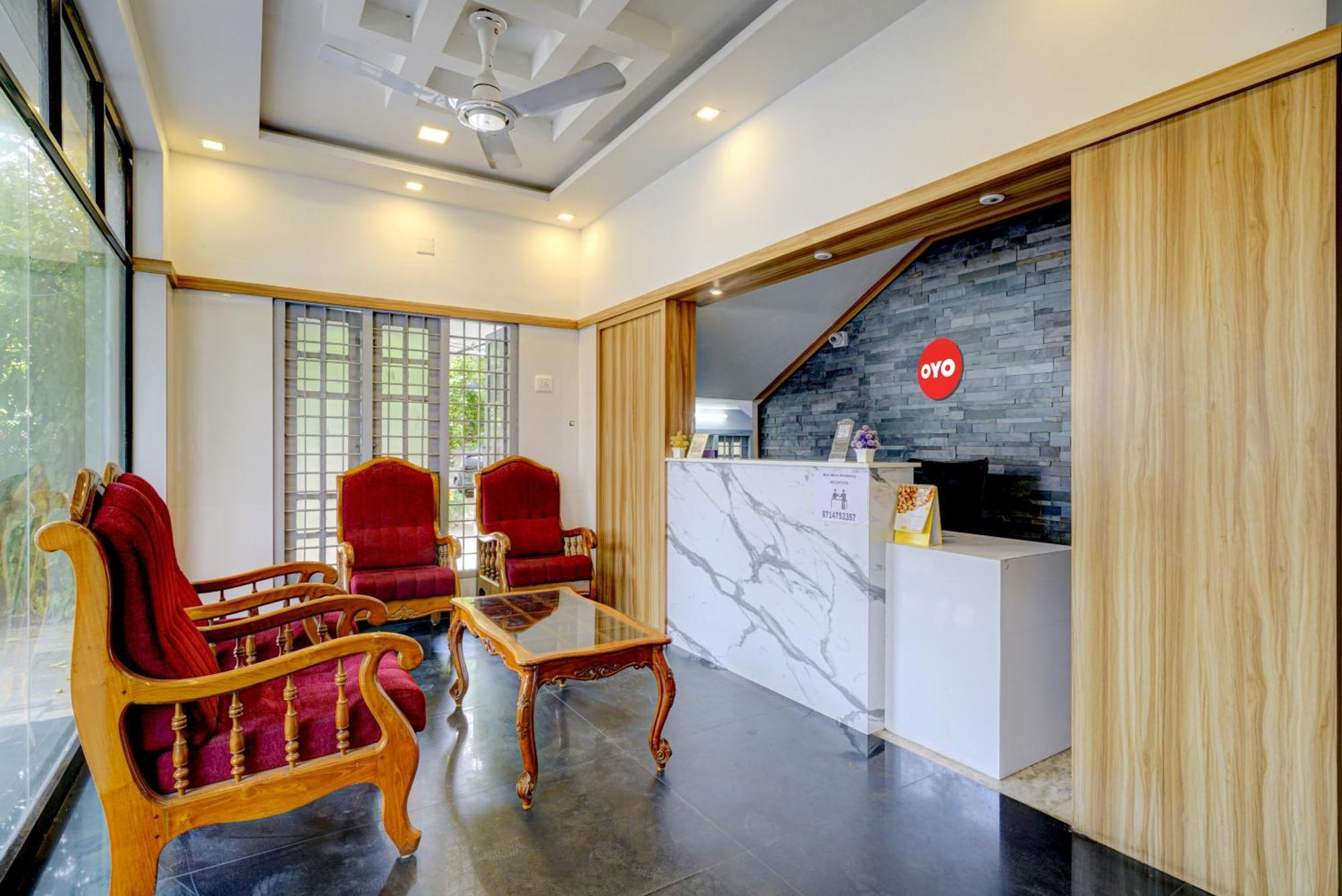 Oyo Flagship Blue Moon Residency Hotel 3*