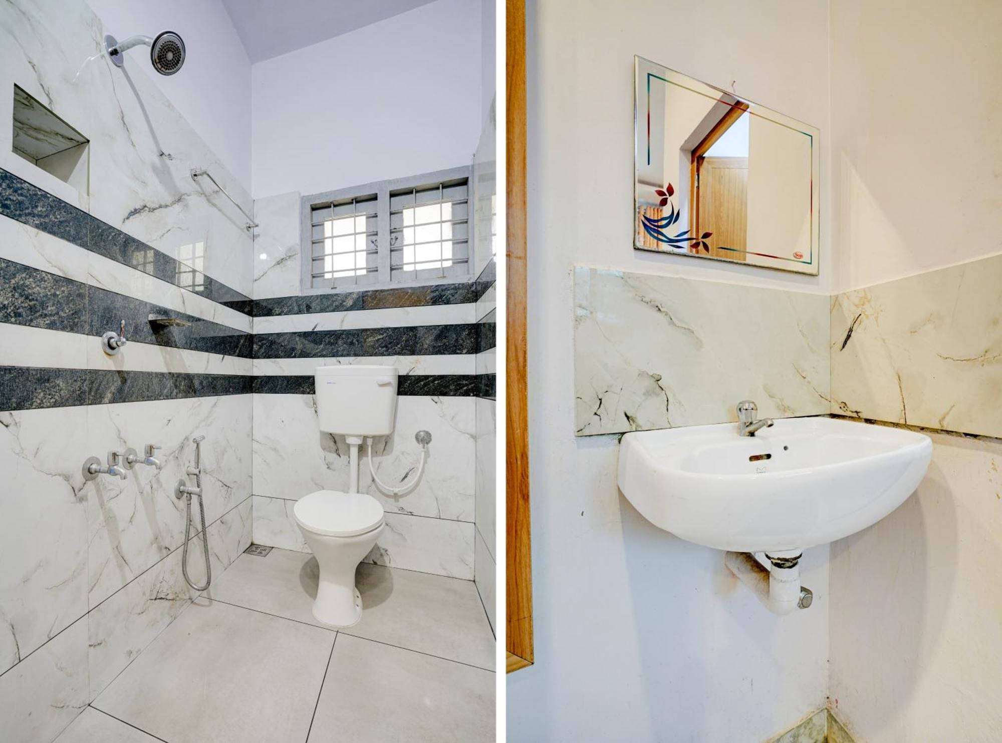 Oyo Flagship Blue Moon Residency 3*