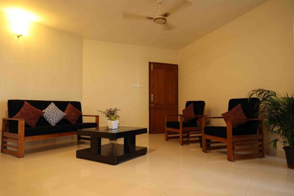 Apartment Best Serviced In Cochin Marine Drive *