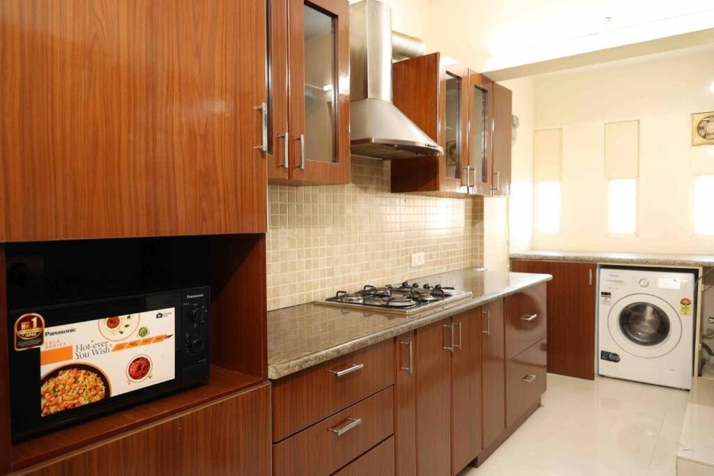 Best Serviced In Cochin Marine Drive Apartment Kochi