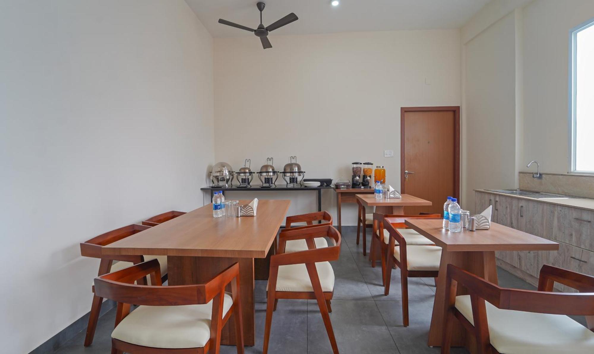 Itsy Avani Stays, Vyttila, 3*