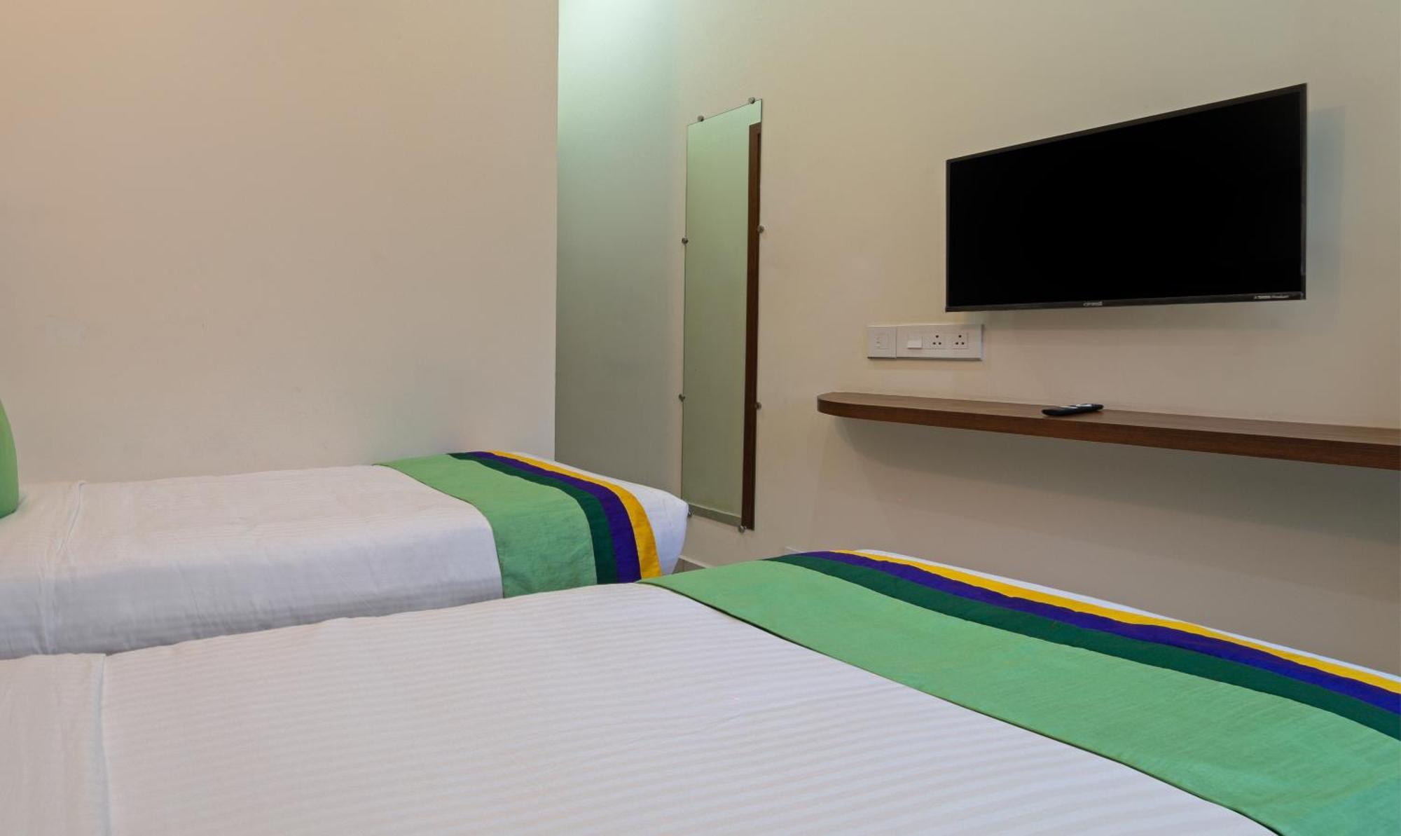 Hotel Itsy Avani Stays, Vyttila,