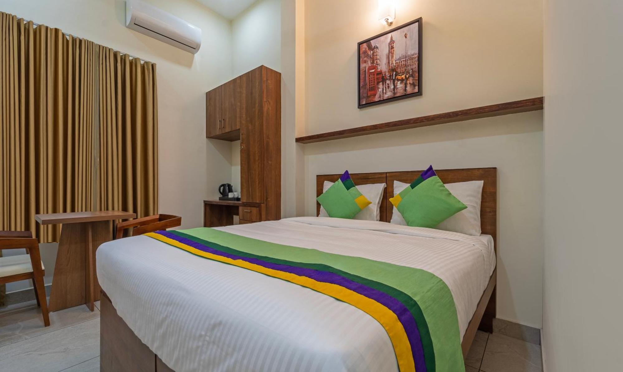 Itsy Avani Stays, Vyttila, Hotel
