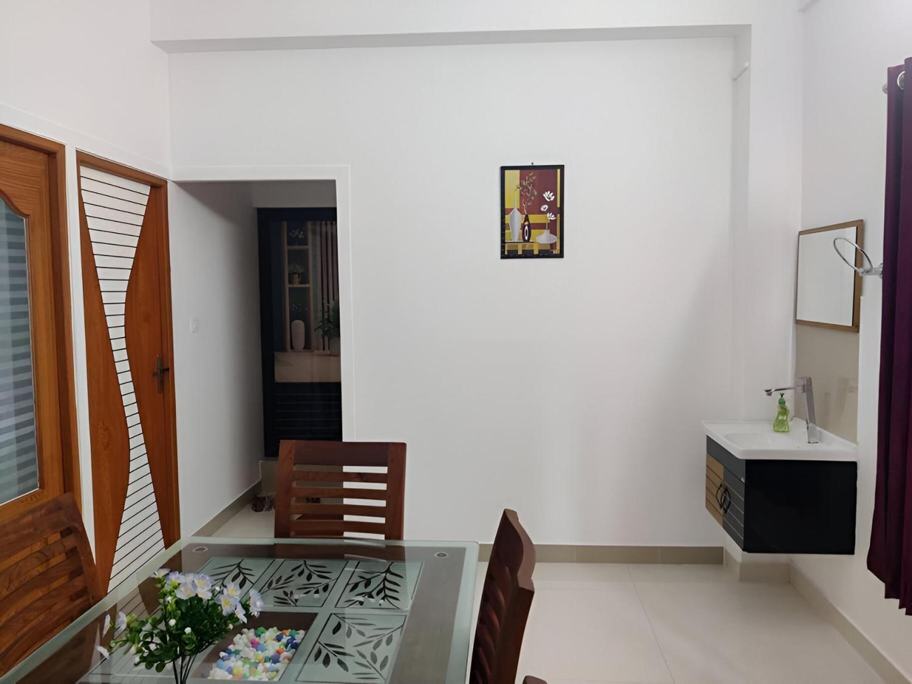Apartment Spacious 2bhk Near Airport *
