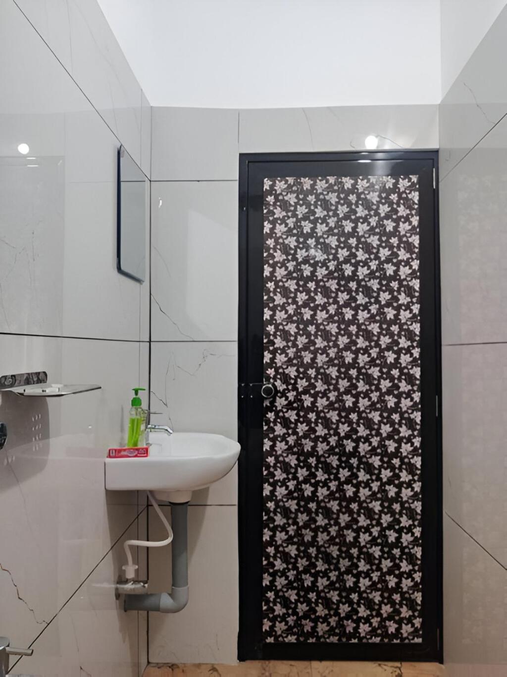 Apartment Spacious 2bhk Near Airport *