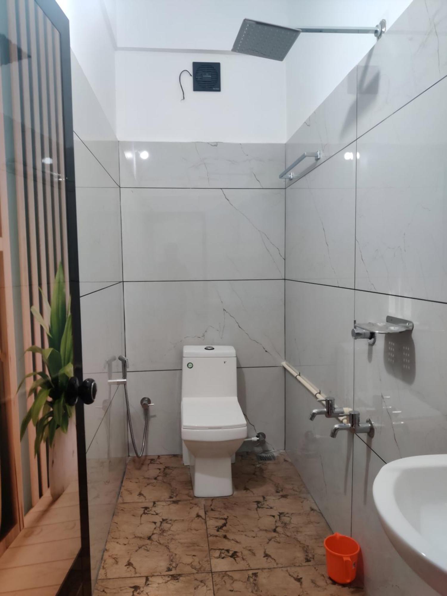 Apartment Spacious 2bhk Near Airport