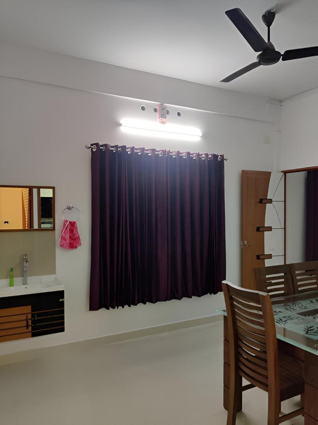 Apartment Spacious 2bhk Near Airport *