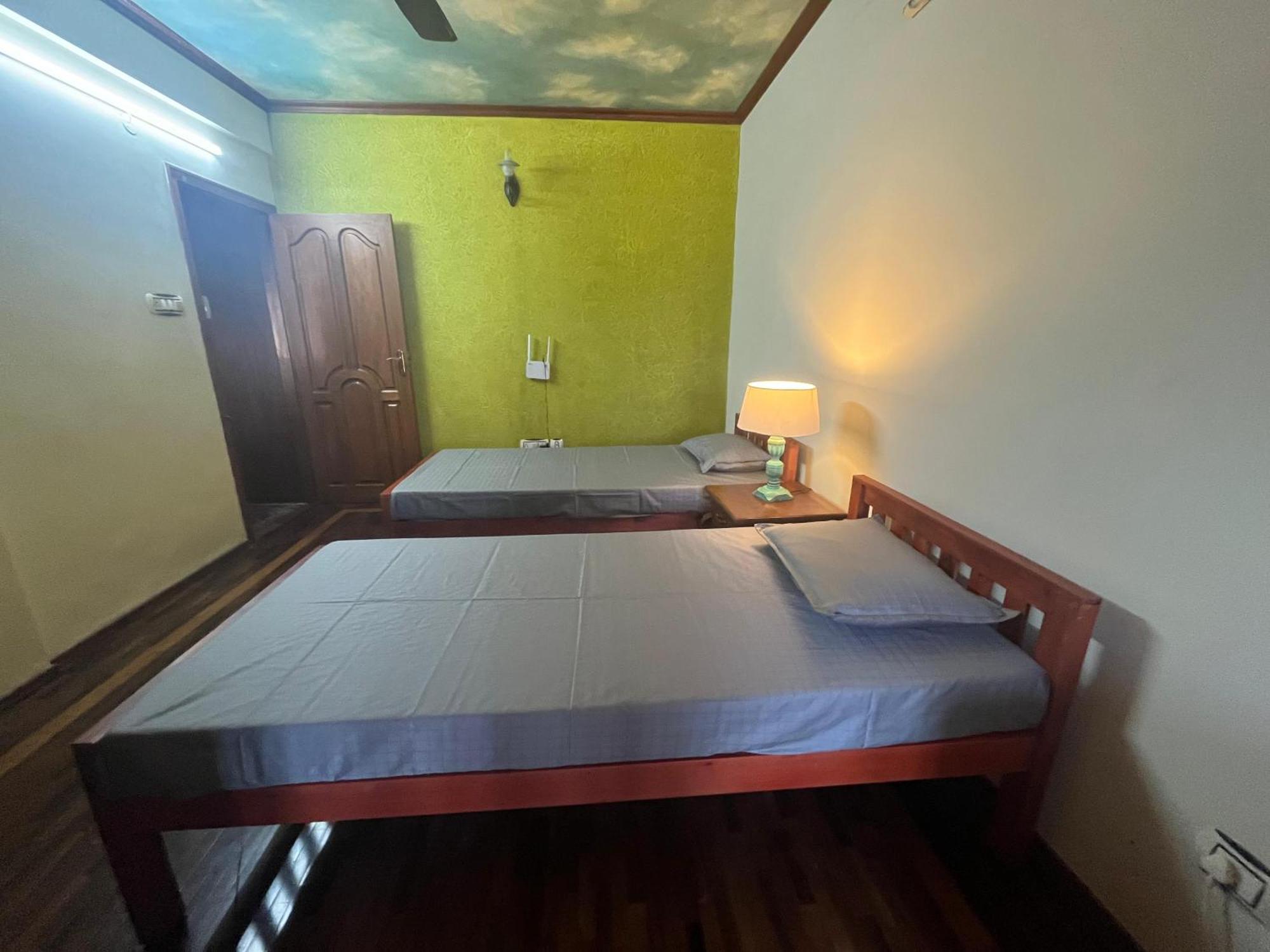 Court View Apartment