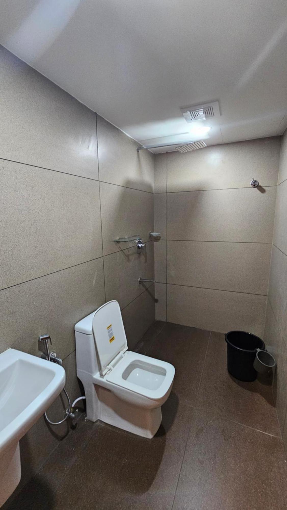 Heres Residency Hotel *