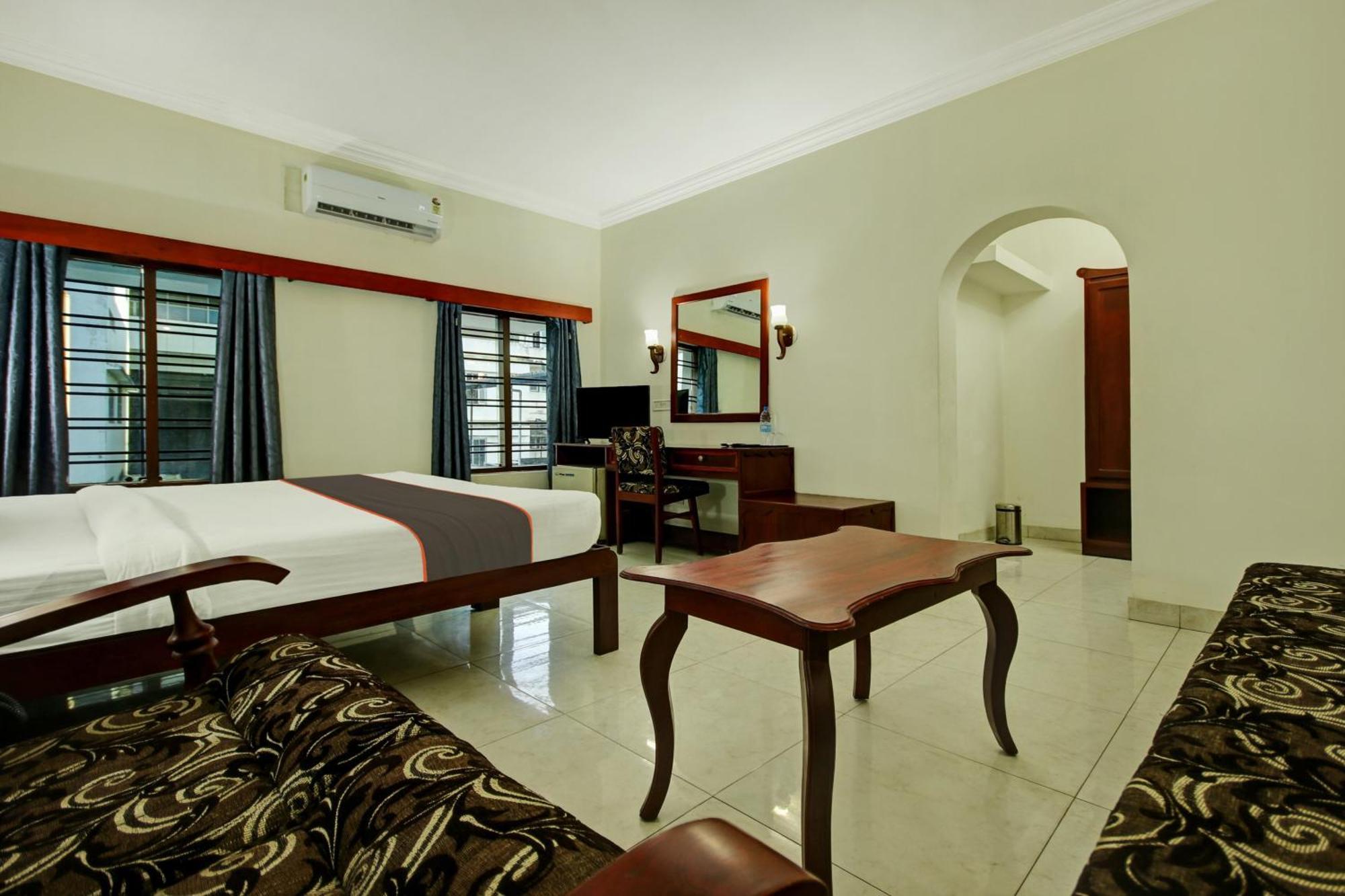 Collection O Paulson Park Hotel