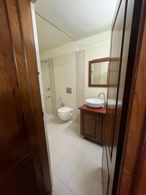 Court View Apartment *