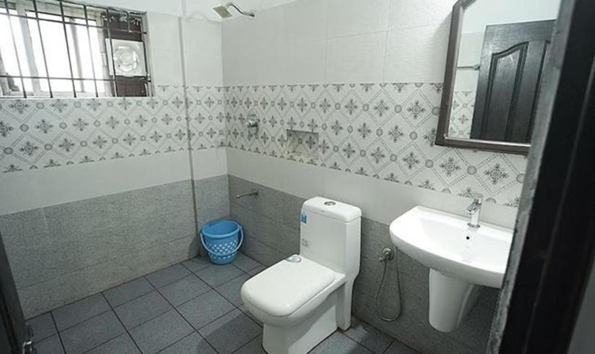 Fabhotel Lime Light 3*