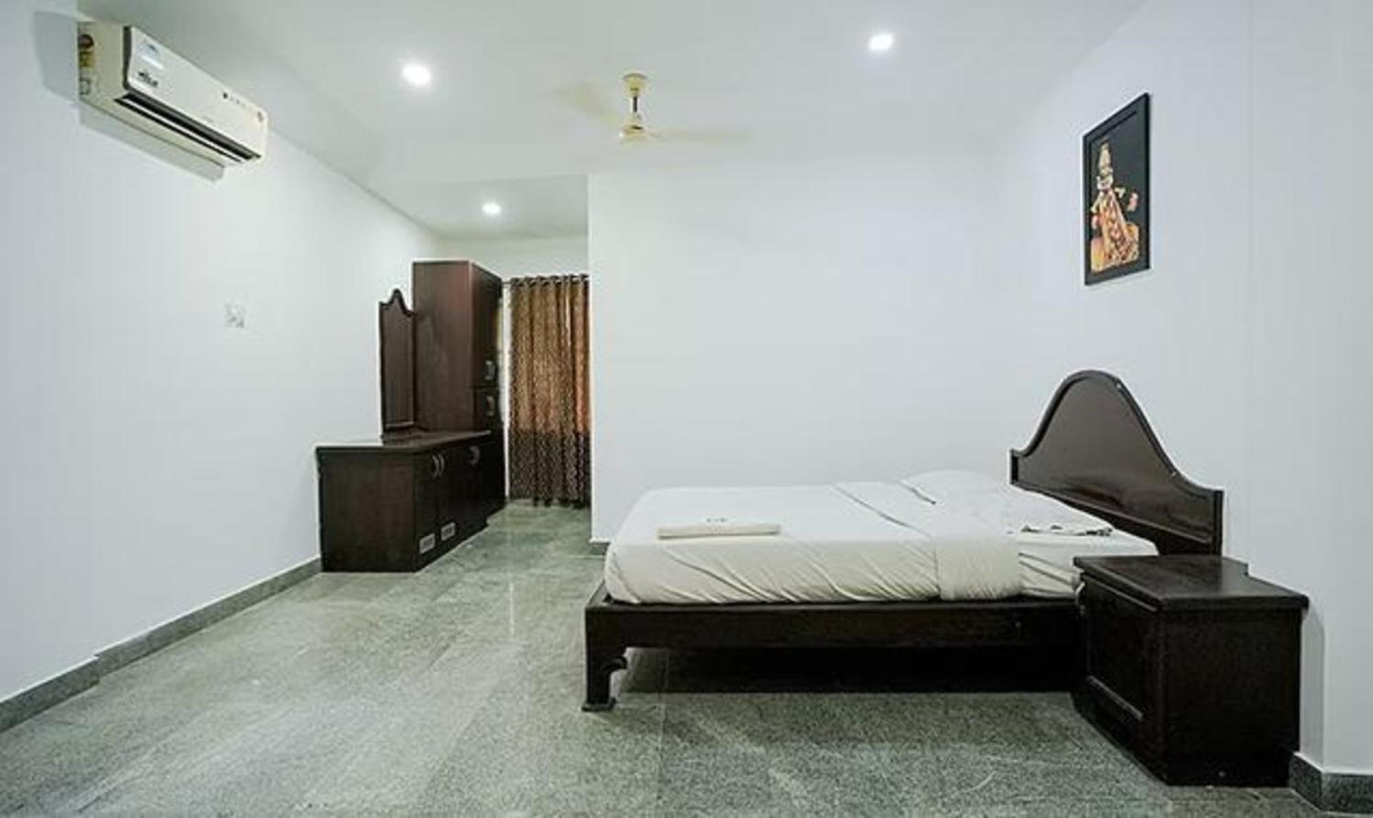Fabhotel Lime Light Kochi