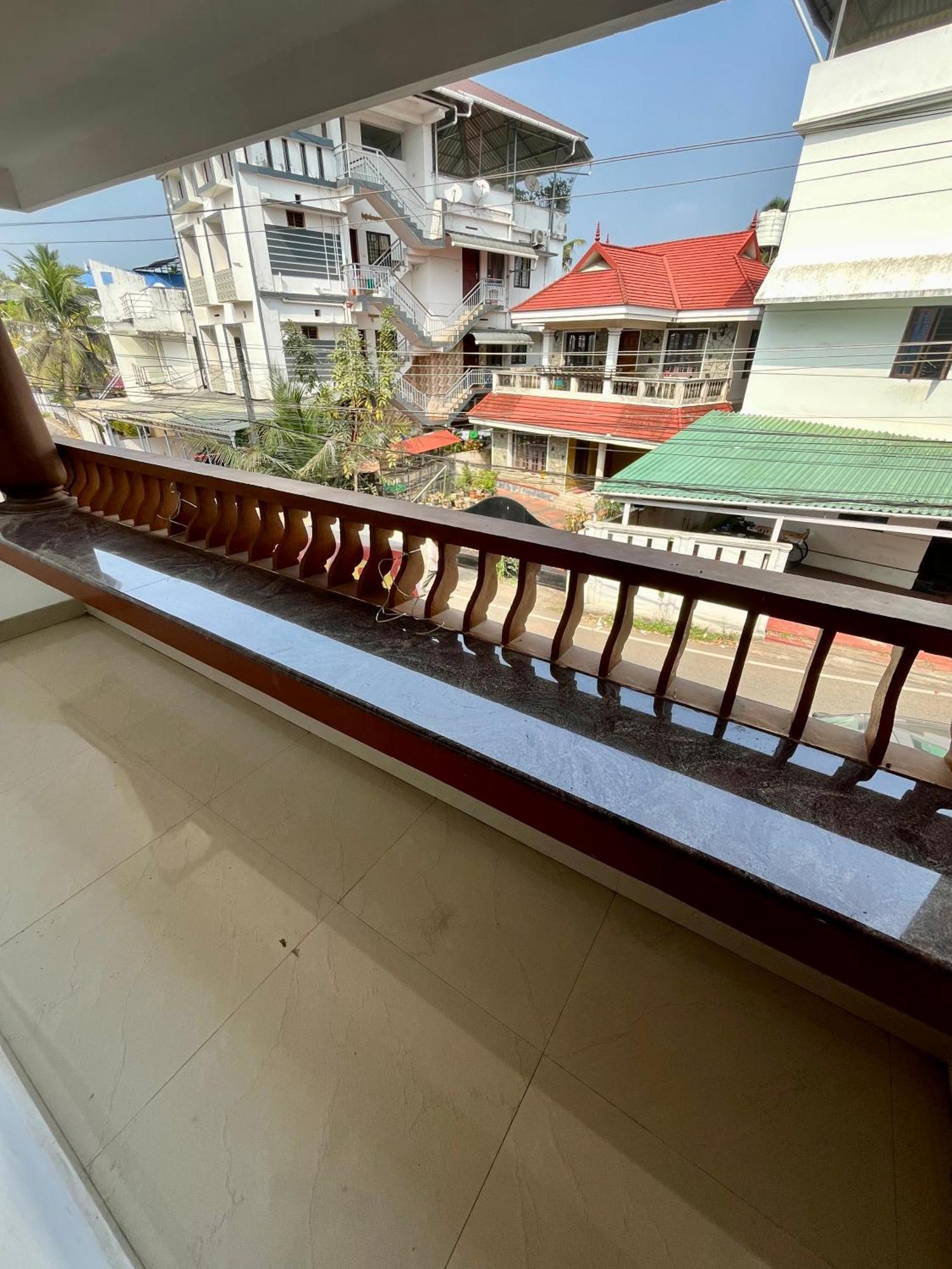 Homestay Baithul Falah - Near Aims Edappally *