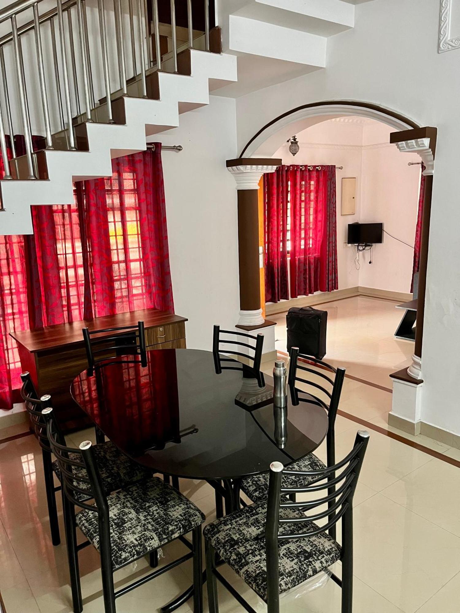 Baithul Falah - Near Aims Edappally Homestay Kochi