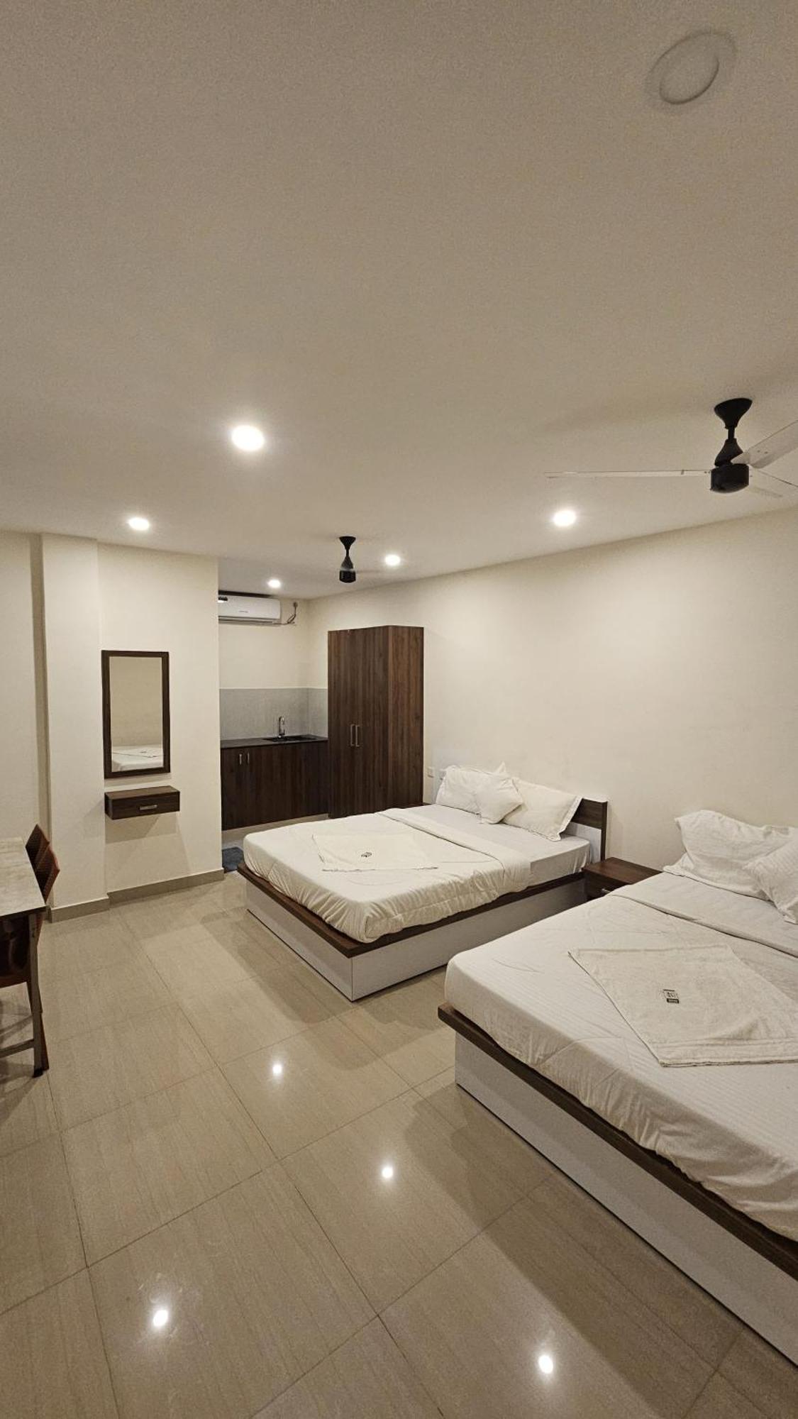 Hotel Heres Residency Kochi