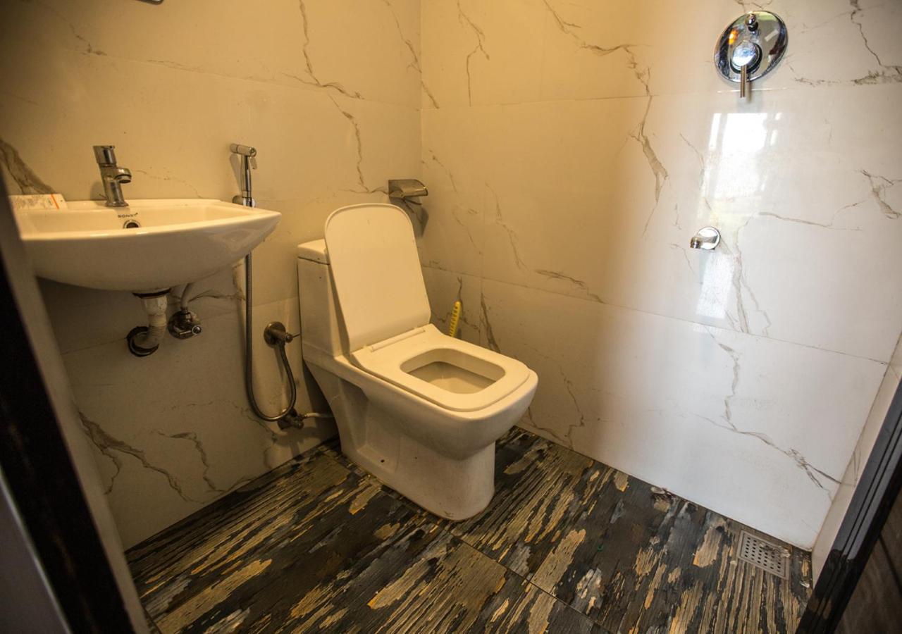 Jc Den Private By Voye Homes *