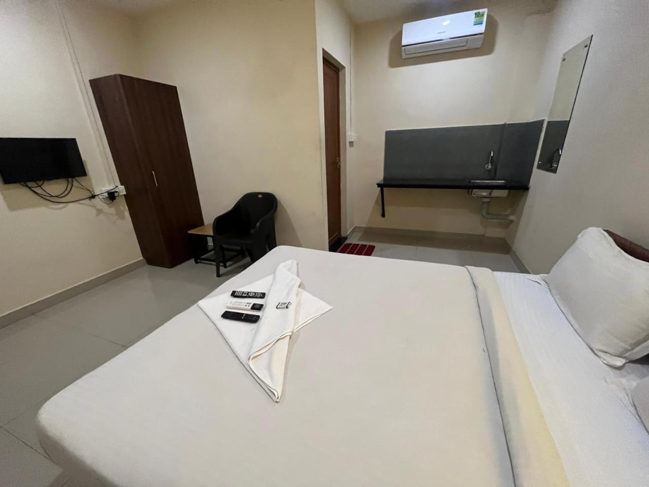 Guest house Kaippillil