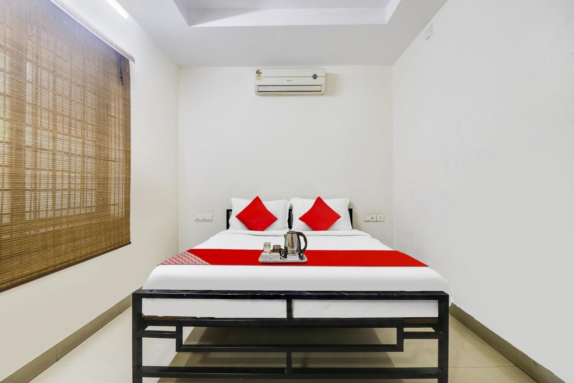 Hotel Oyo The Safe 3*