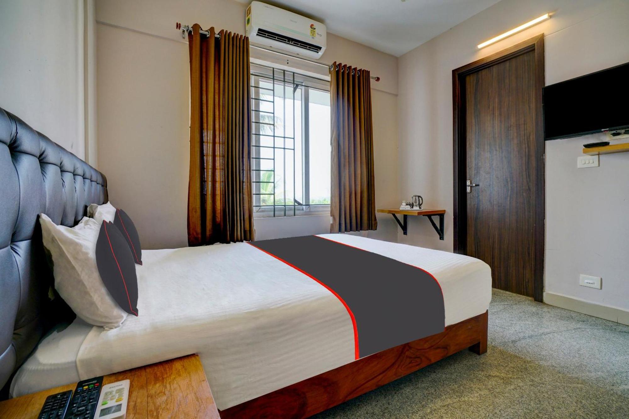Super Collection O Premium Crystal Residency Hotel