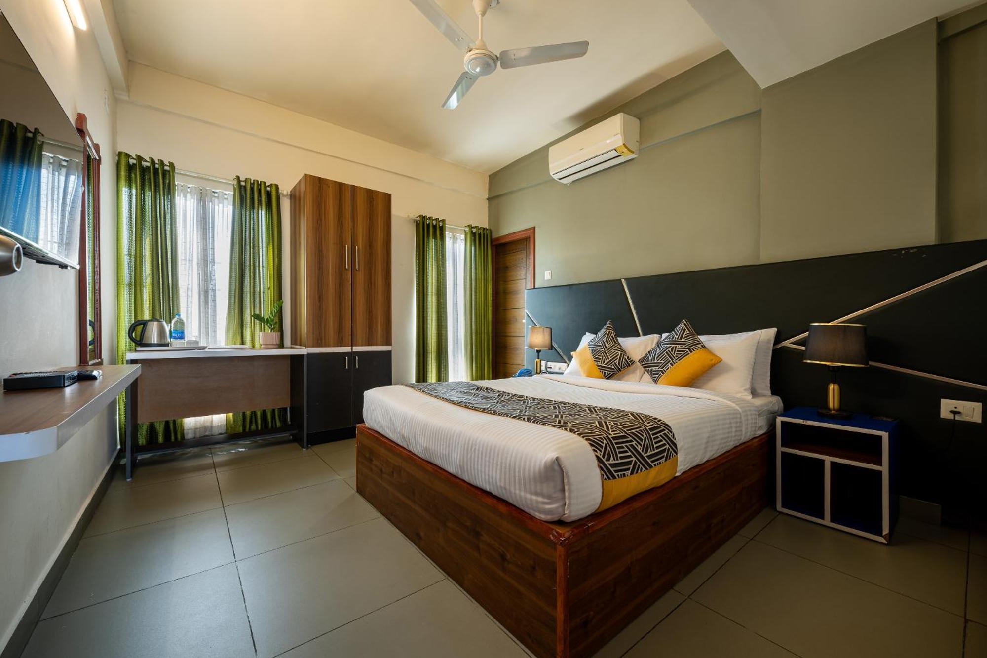 Hotel Cj Grande By Jesway & Kochi