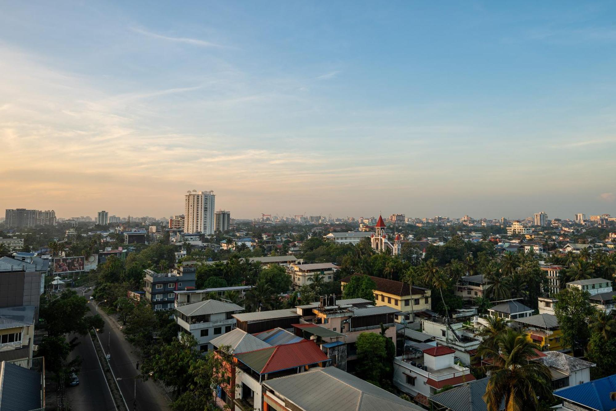 Hotel Cj Grande By Jesway & Kochi