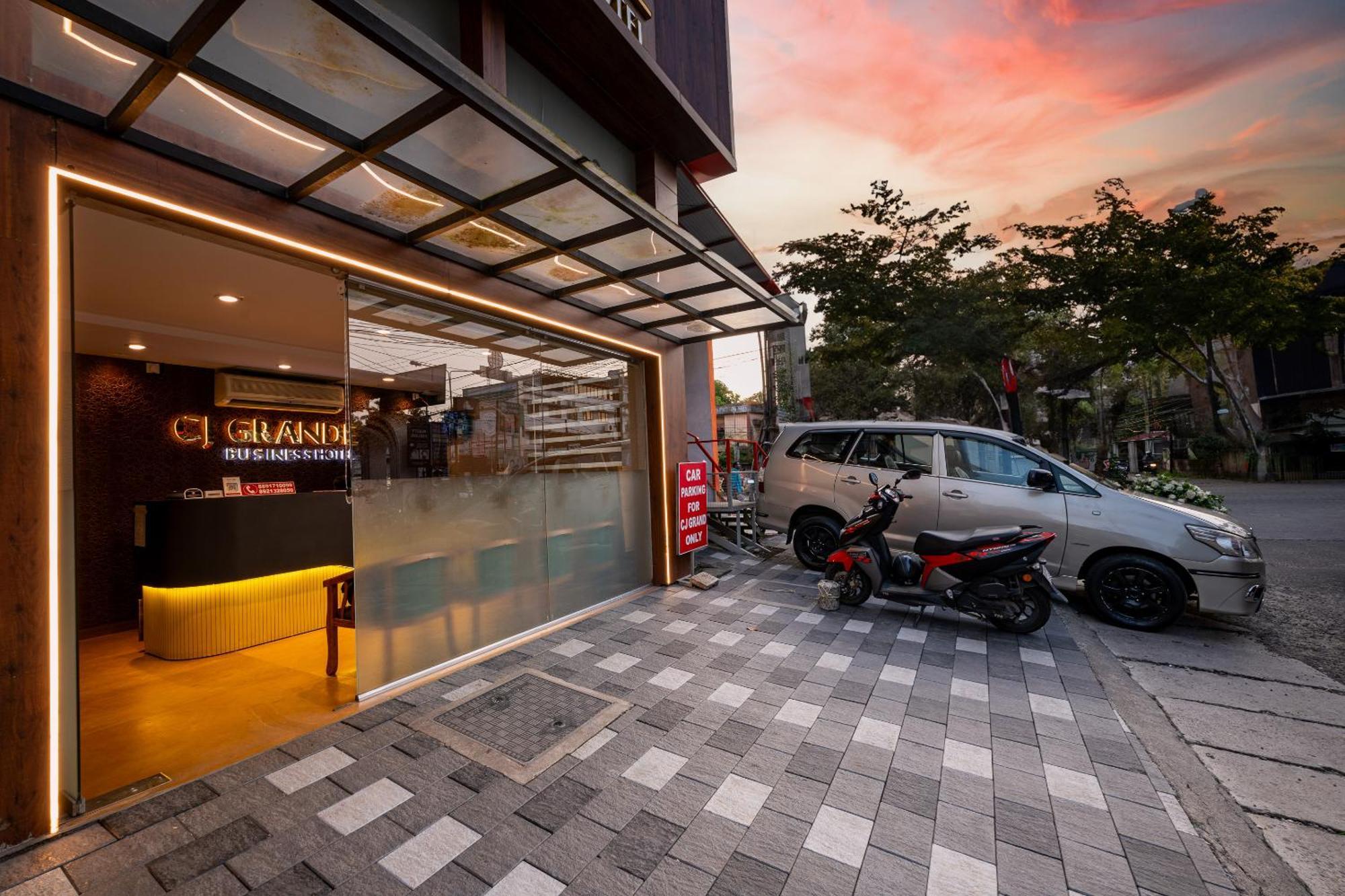 Cj Grande By Jesway & Kochi