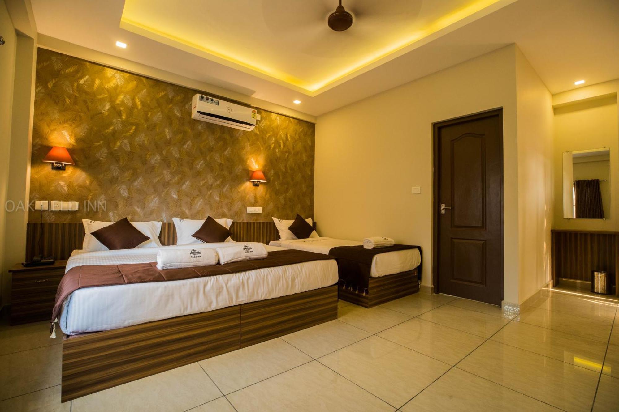 Hotel Oak Field