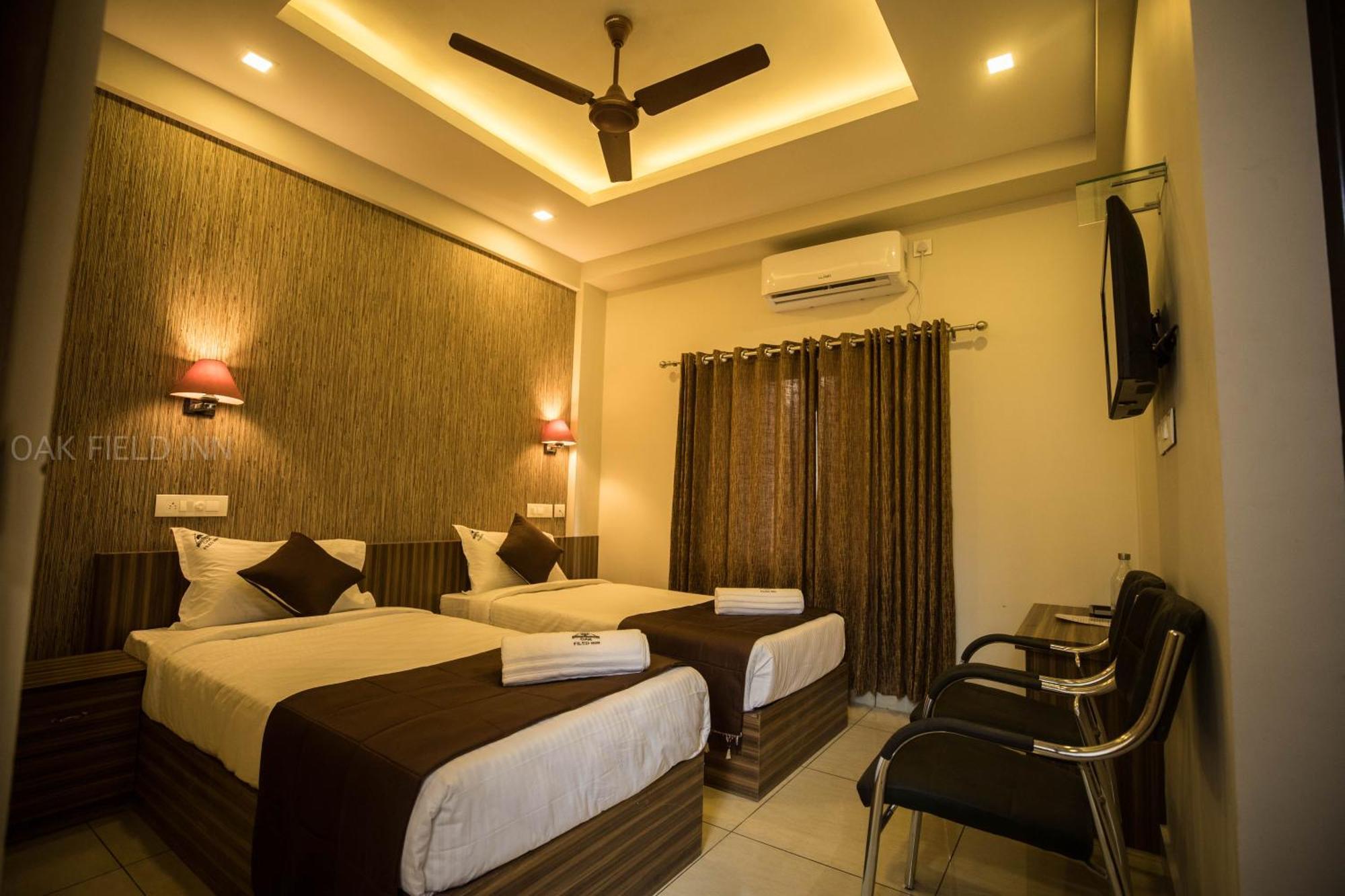 Hotel Oak Field