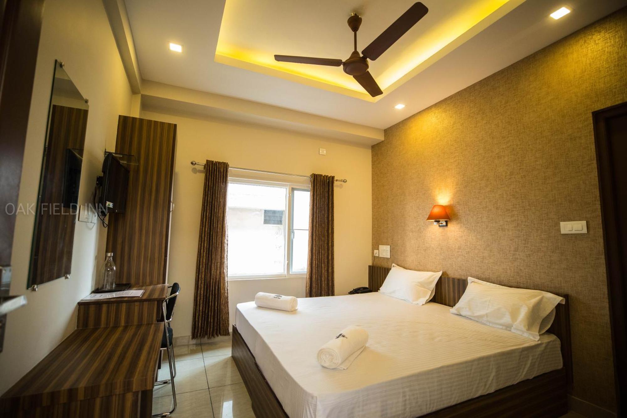 Hotel Oak Field
