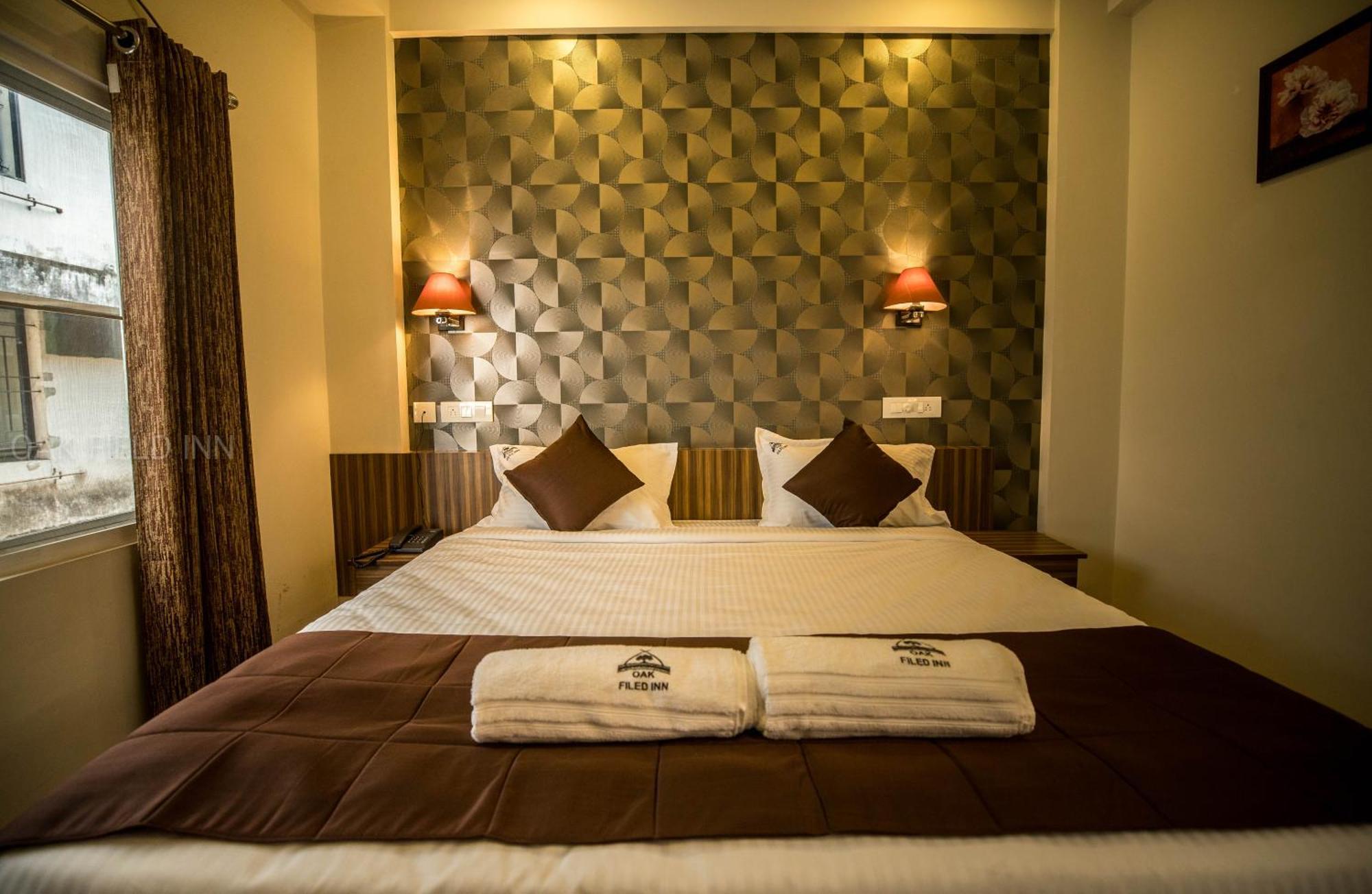 Hotel Oak Field 3*