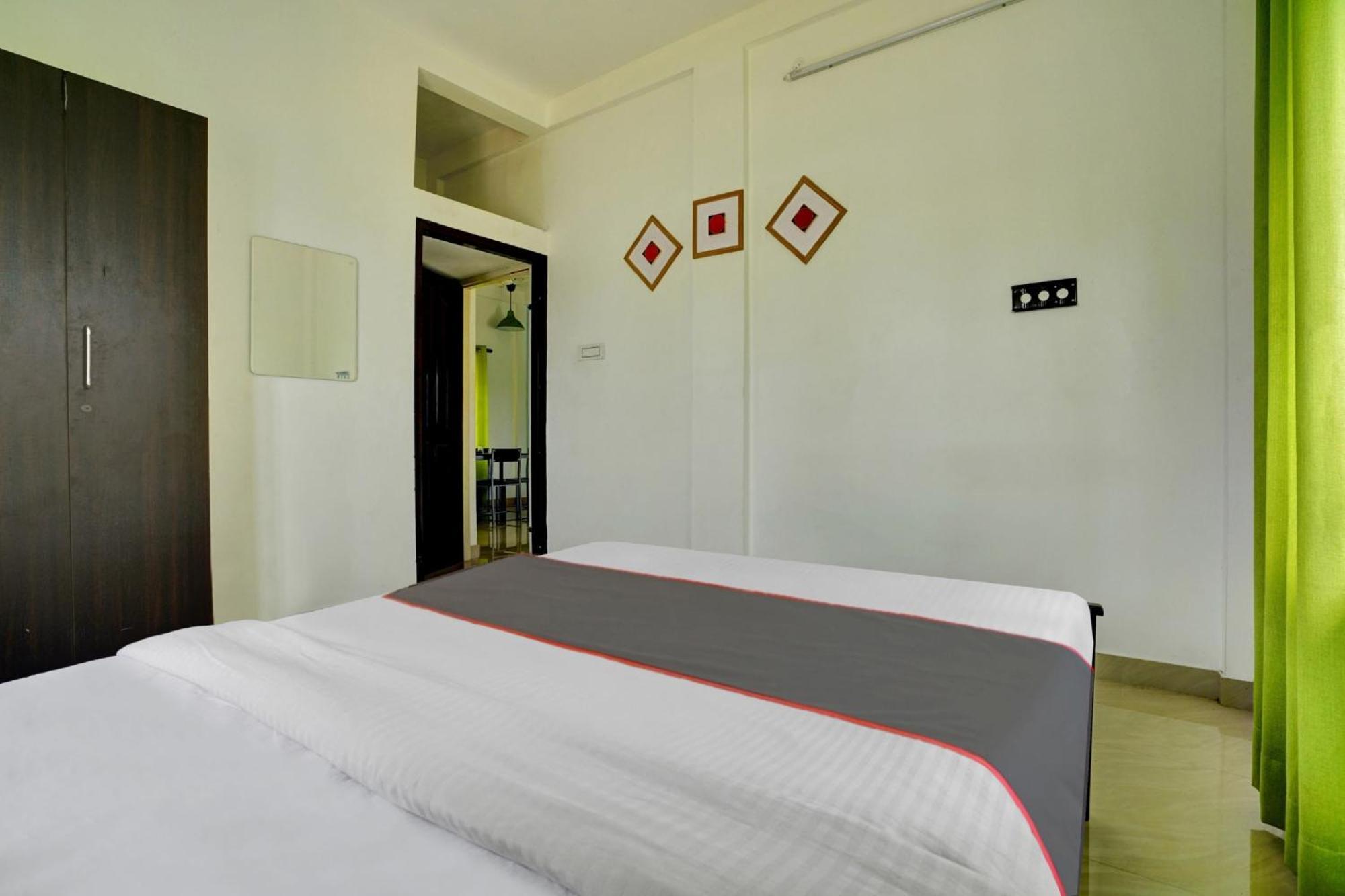 Collection O 81026 Suqoon Premium Stays 3*