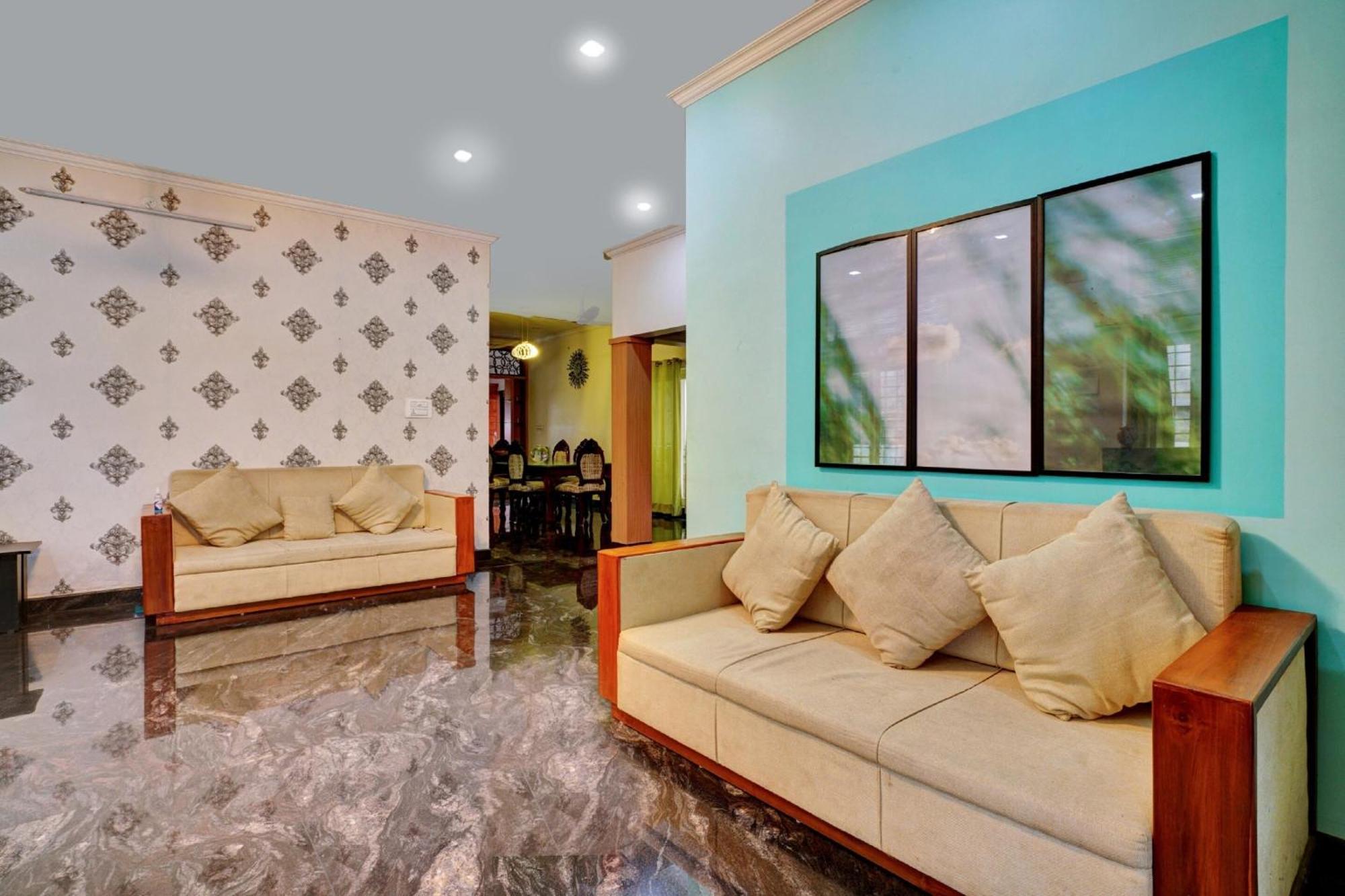 Collection O 81026 Suqoon Premium Stays Hotel