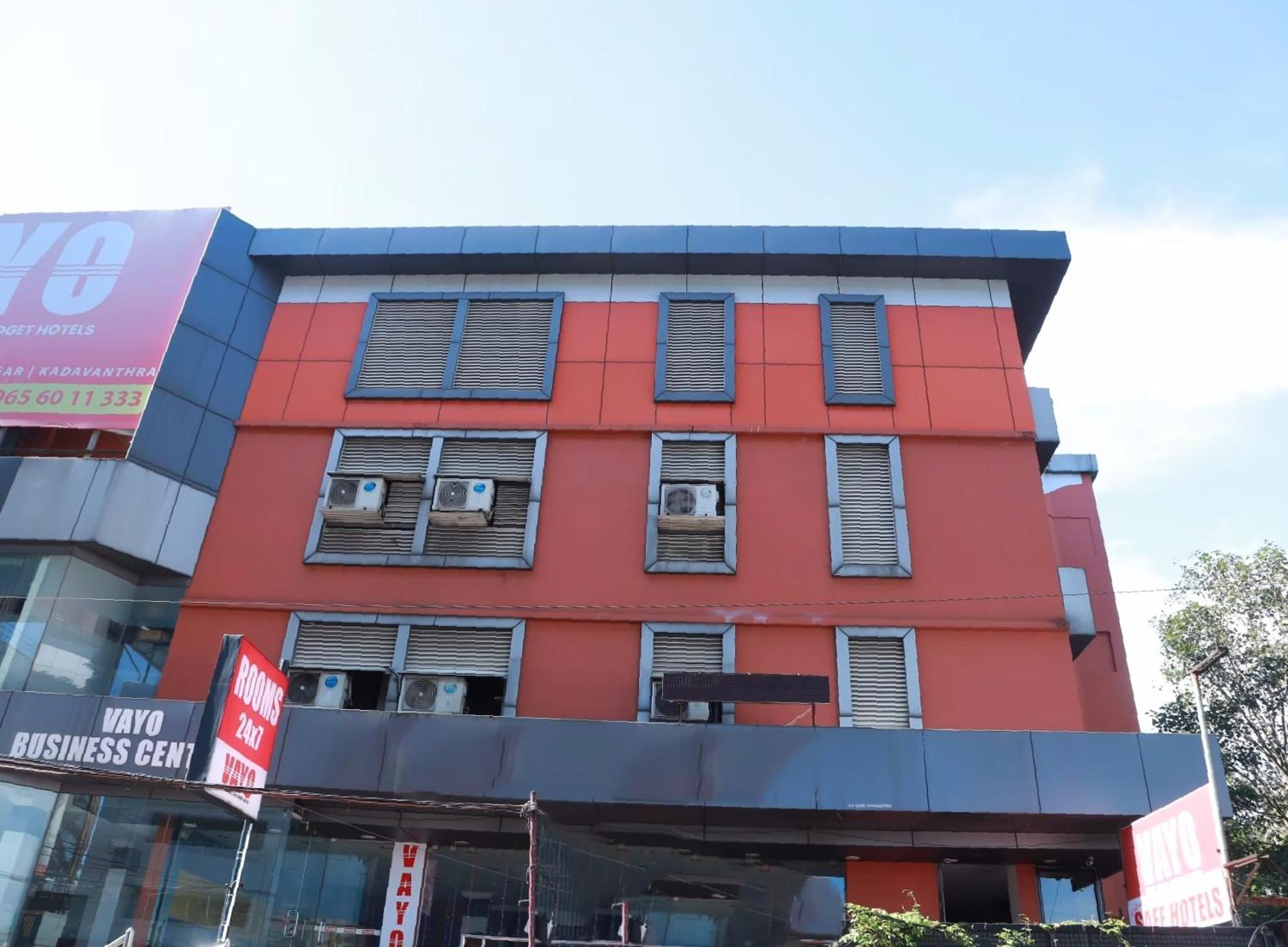 Hotel Collection O Safe Kadavanthra 4*