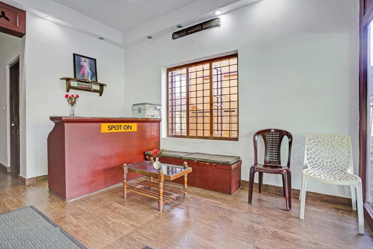 Spot On North Star Lodging Hotel Kochi