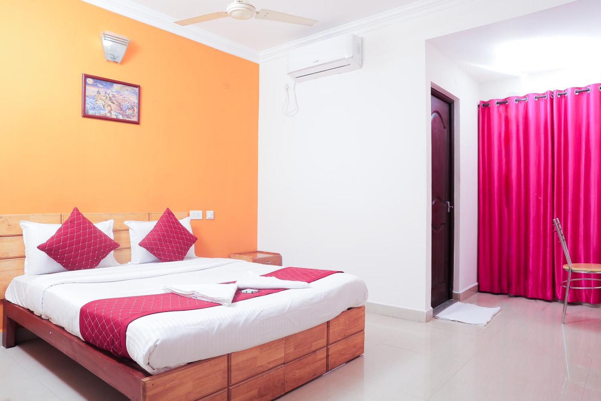 Hotel A V Residency 3*