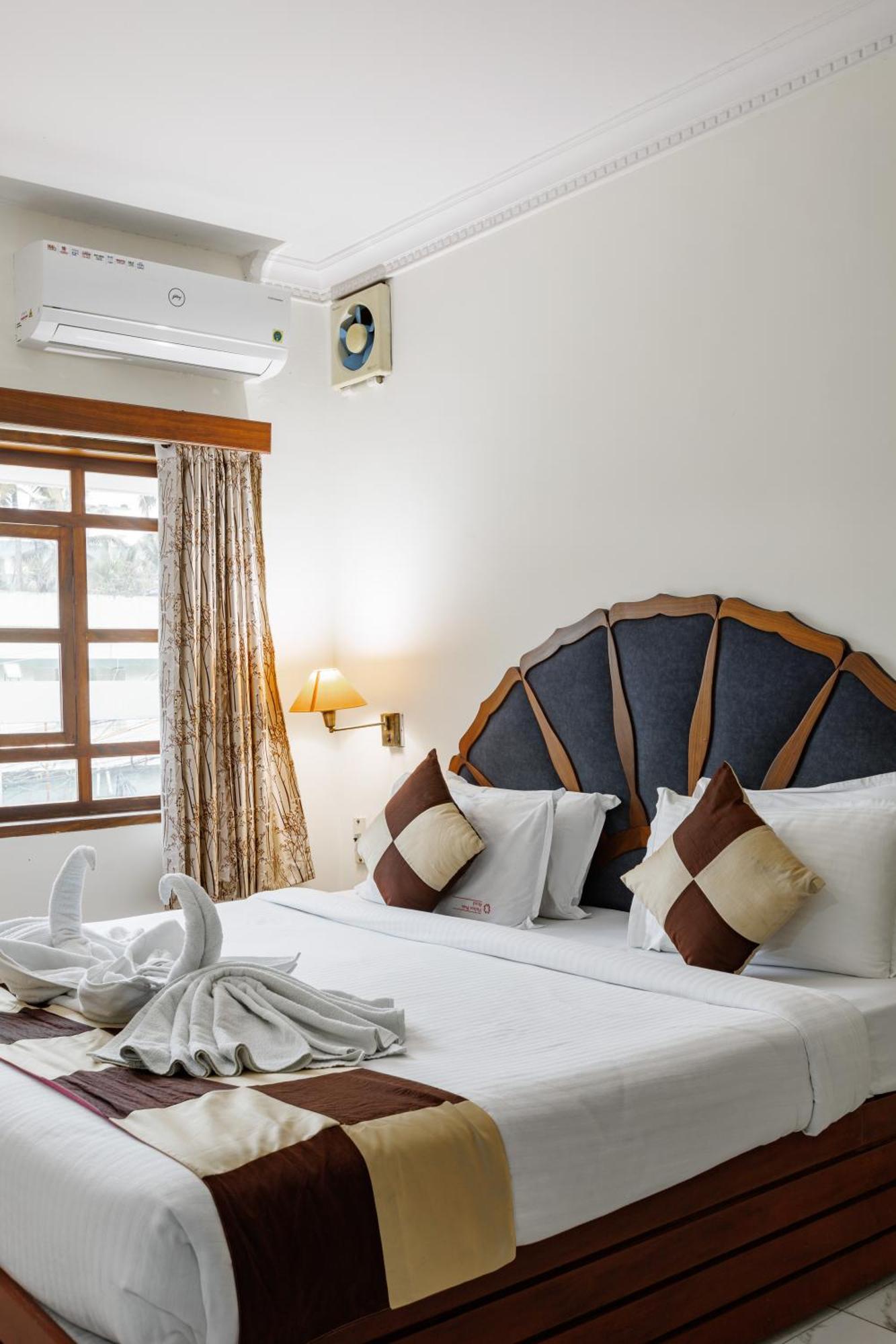 Paulson Park Hotel Kochi